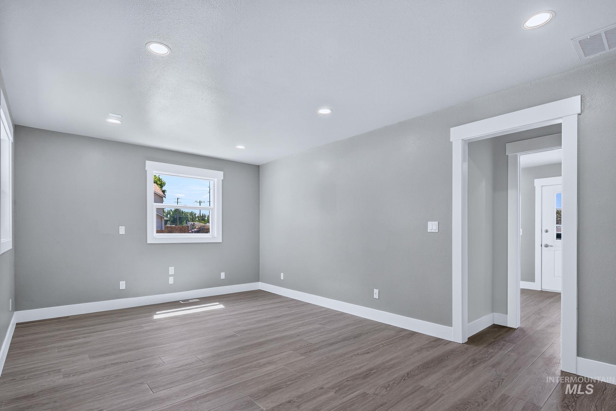 300 N Meridian Property Photo 18
