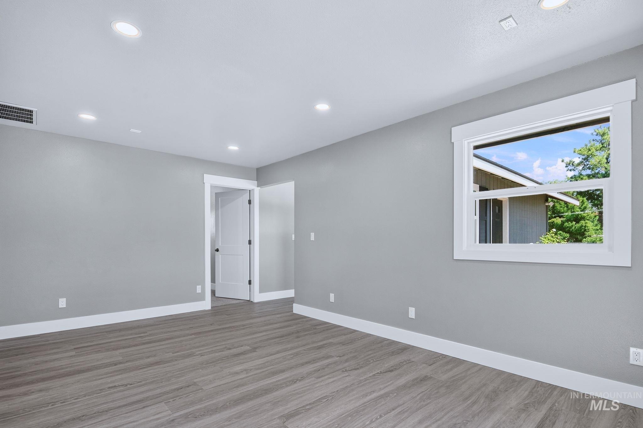 300 N Meridian Property Photo 20