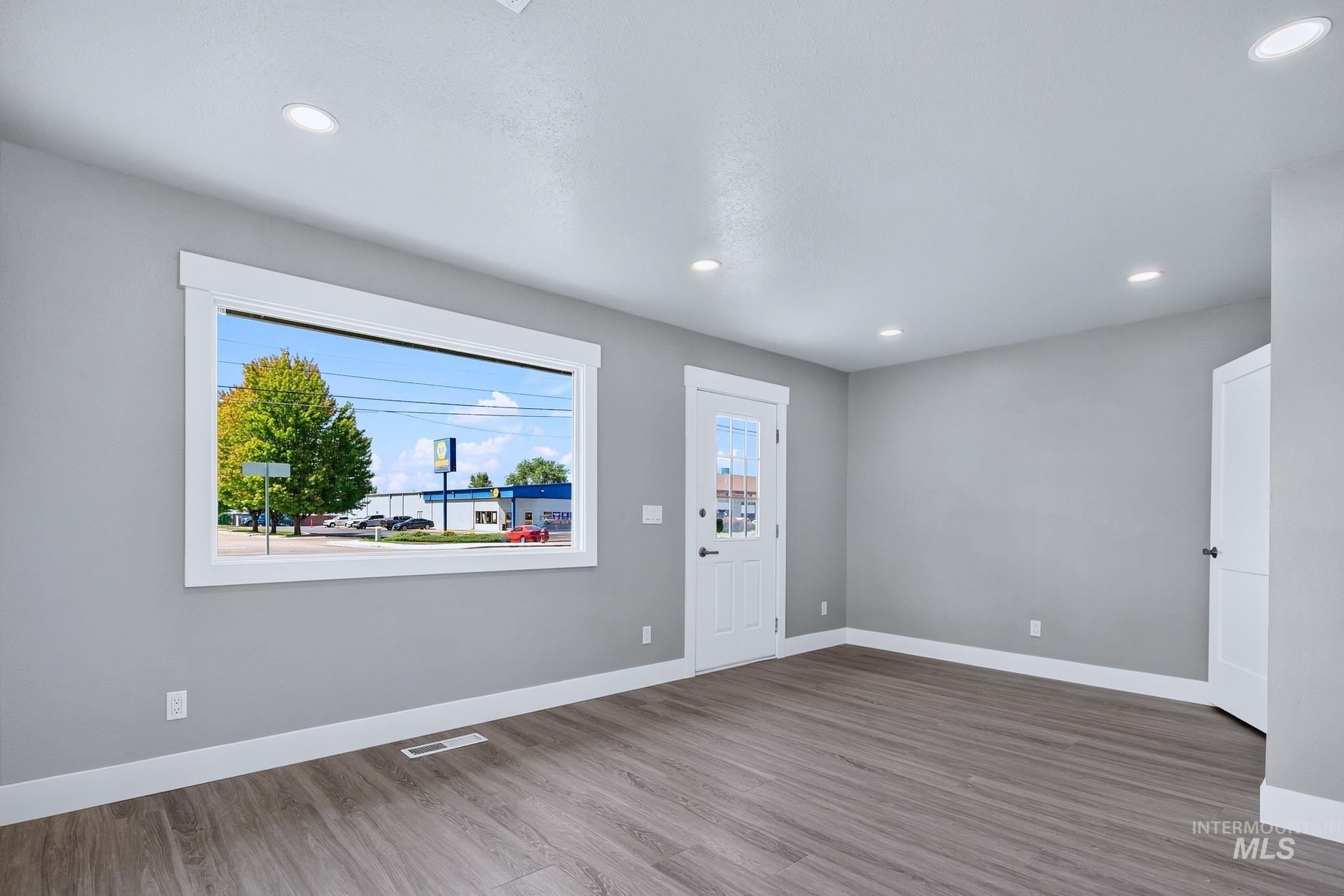 300 N Meridian Property Photo 30