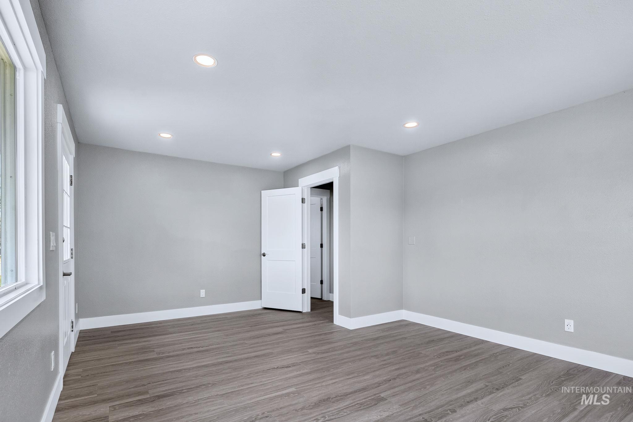 300 N Meridian Property Photo 31