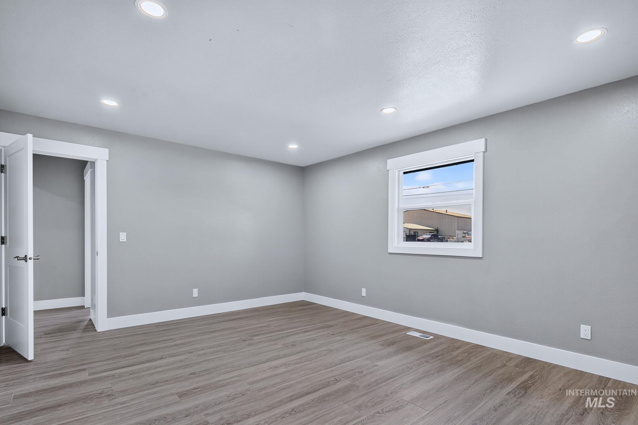 300 N Meridian Property Photo 33