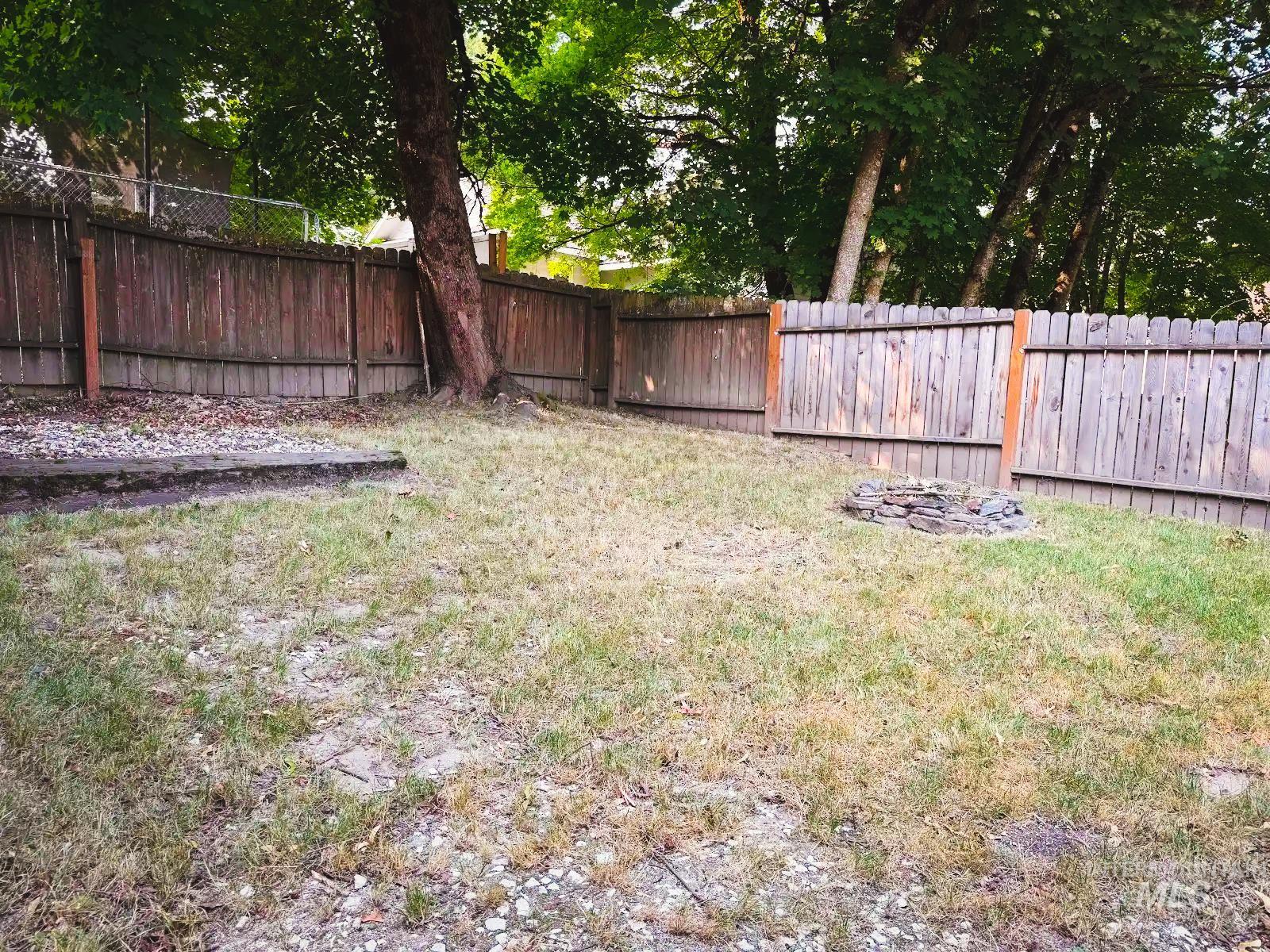 515 W College Ave Property Photo 22