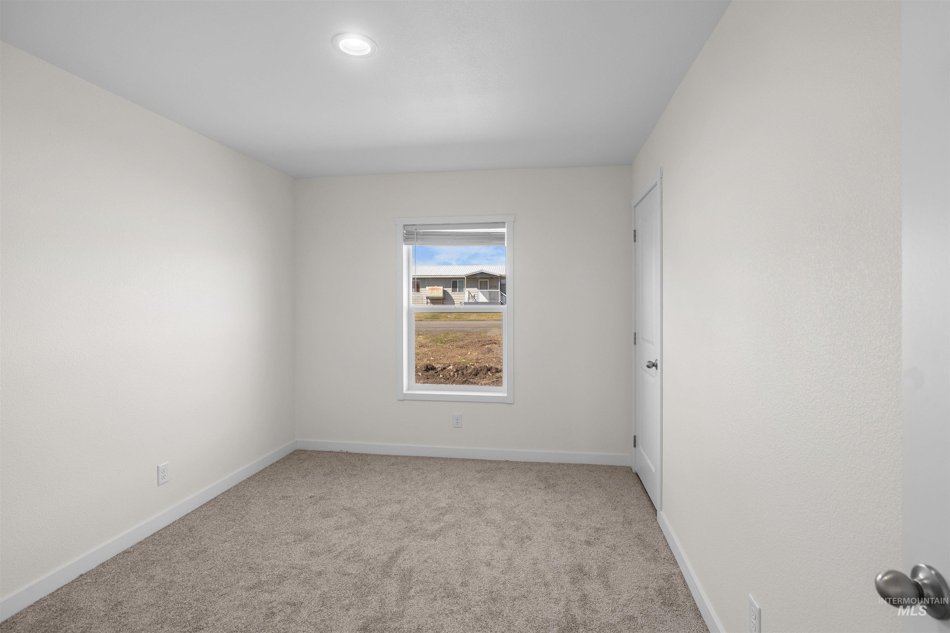 1908 King St Property Photo 12