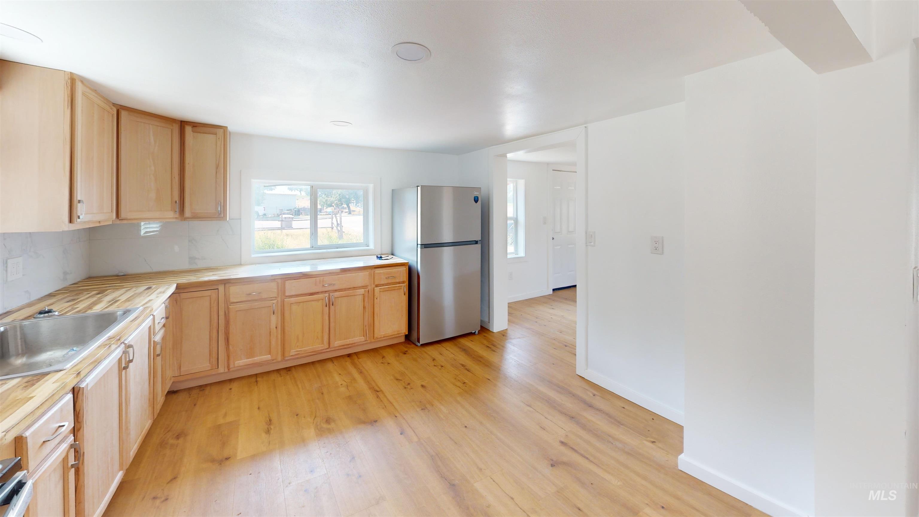 412 W Chicago Property Photo 9
