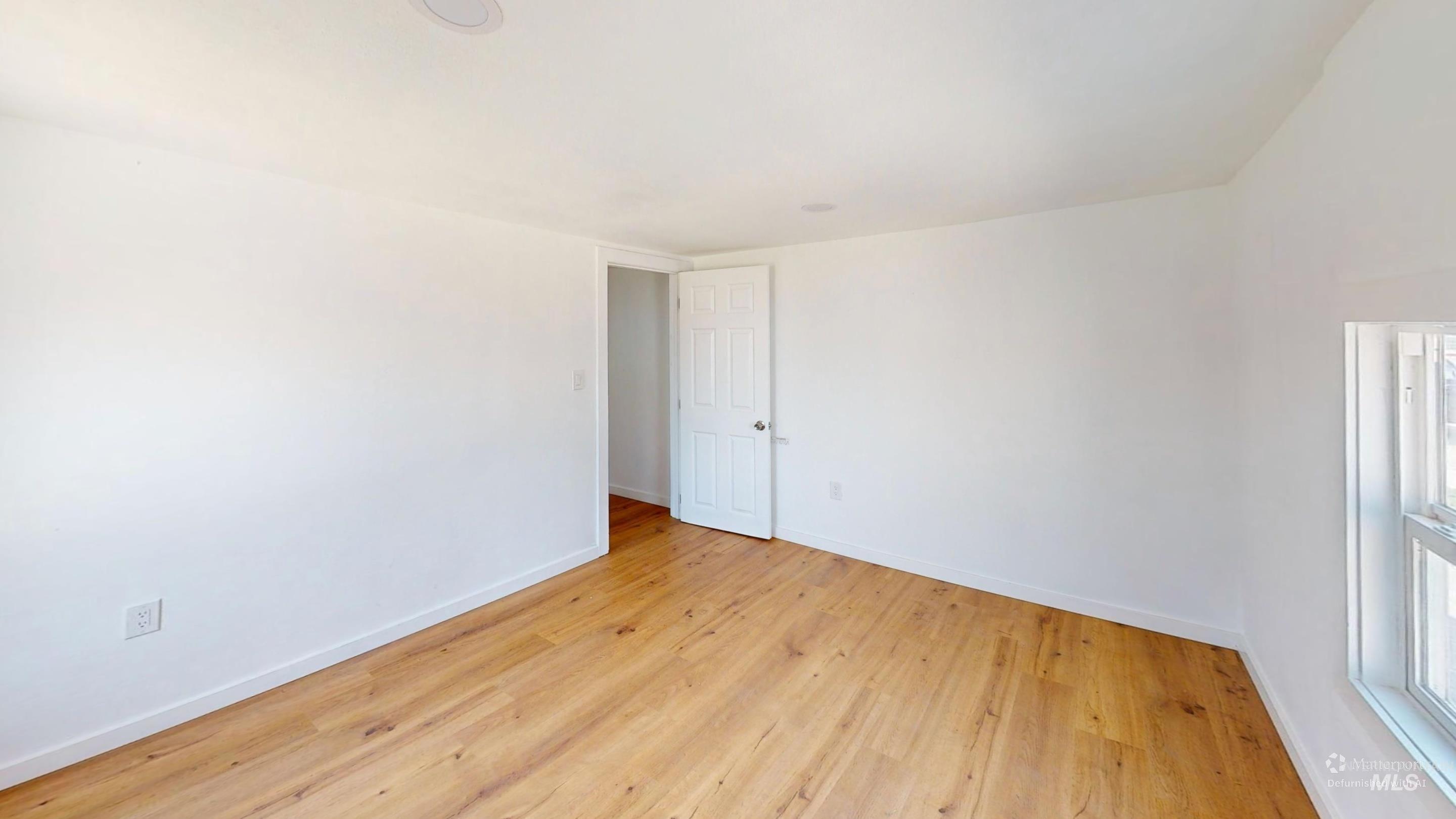 412 W Chicago Property Photo 13
