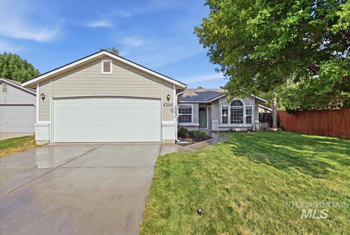 4200 E Carnation Court Property Photo 1