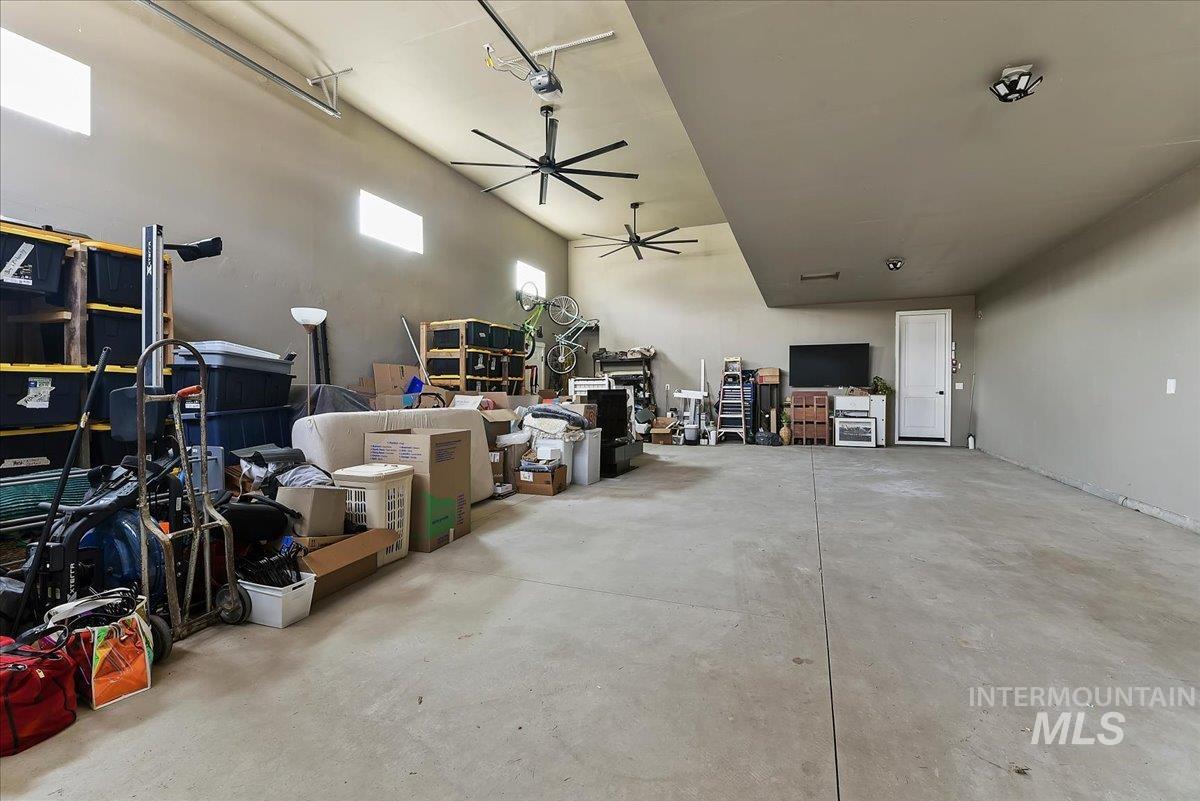 555 Burnside Ave Property Photo 33