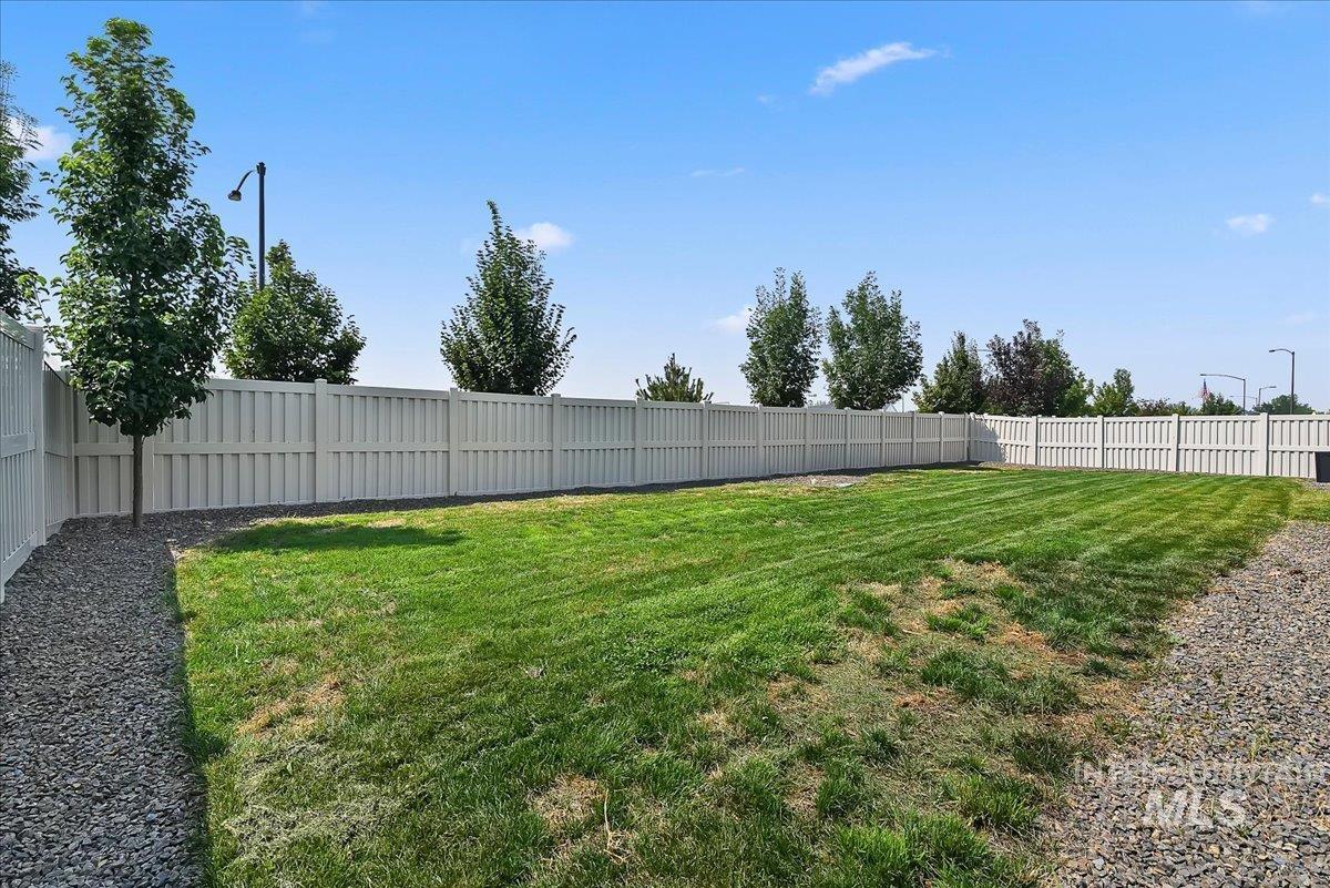 555 Burnside Ave Property Photo 36