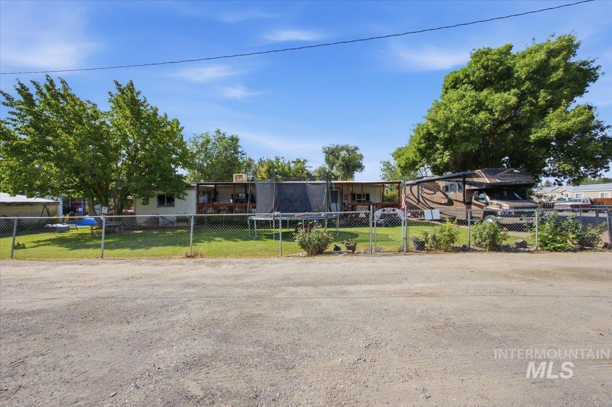 535 5th Ave W Property Photo 2