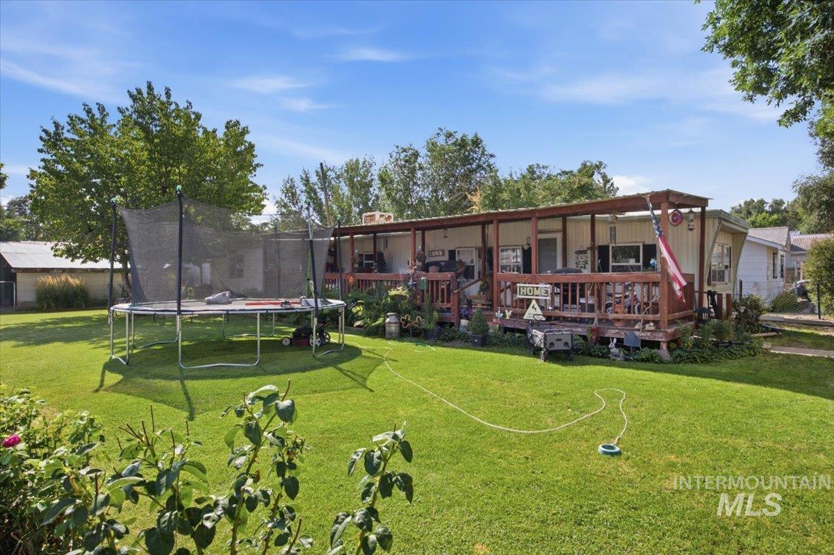 535 5th Ave W Property Photo 3