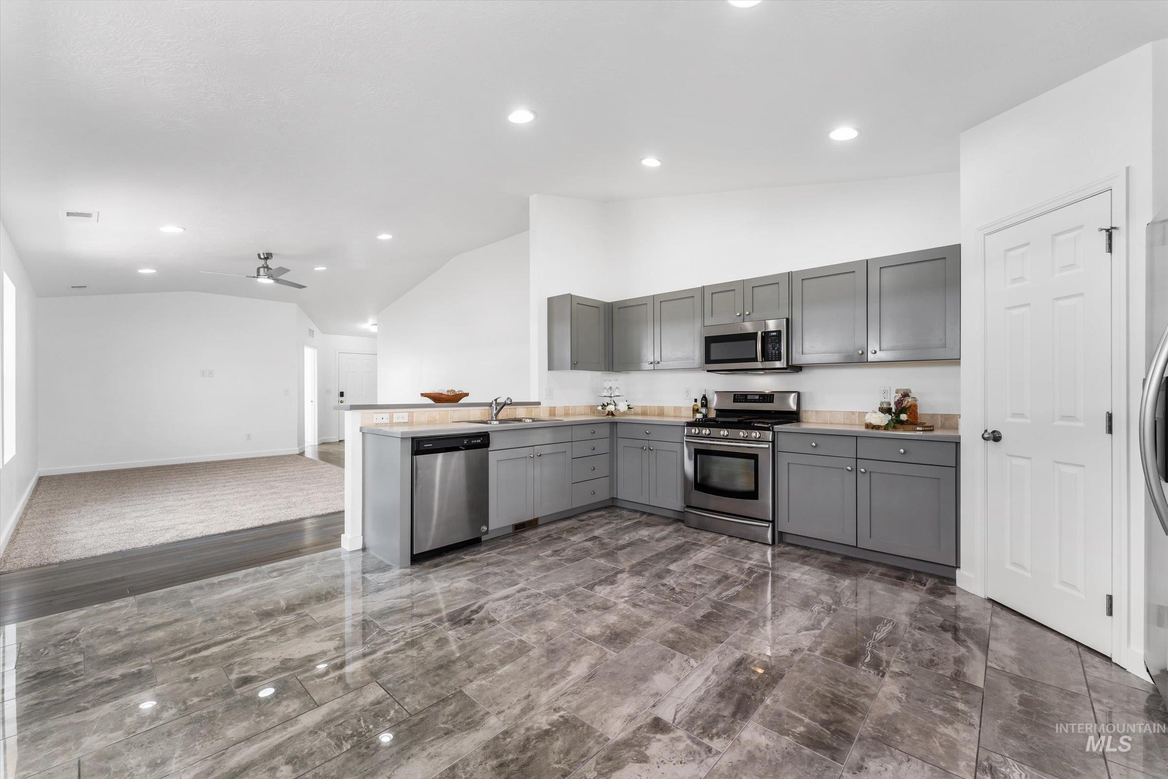 12634 W Kempshire Ct. Property Photo 6