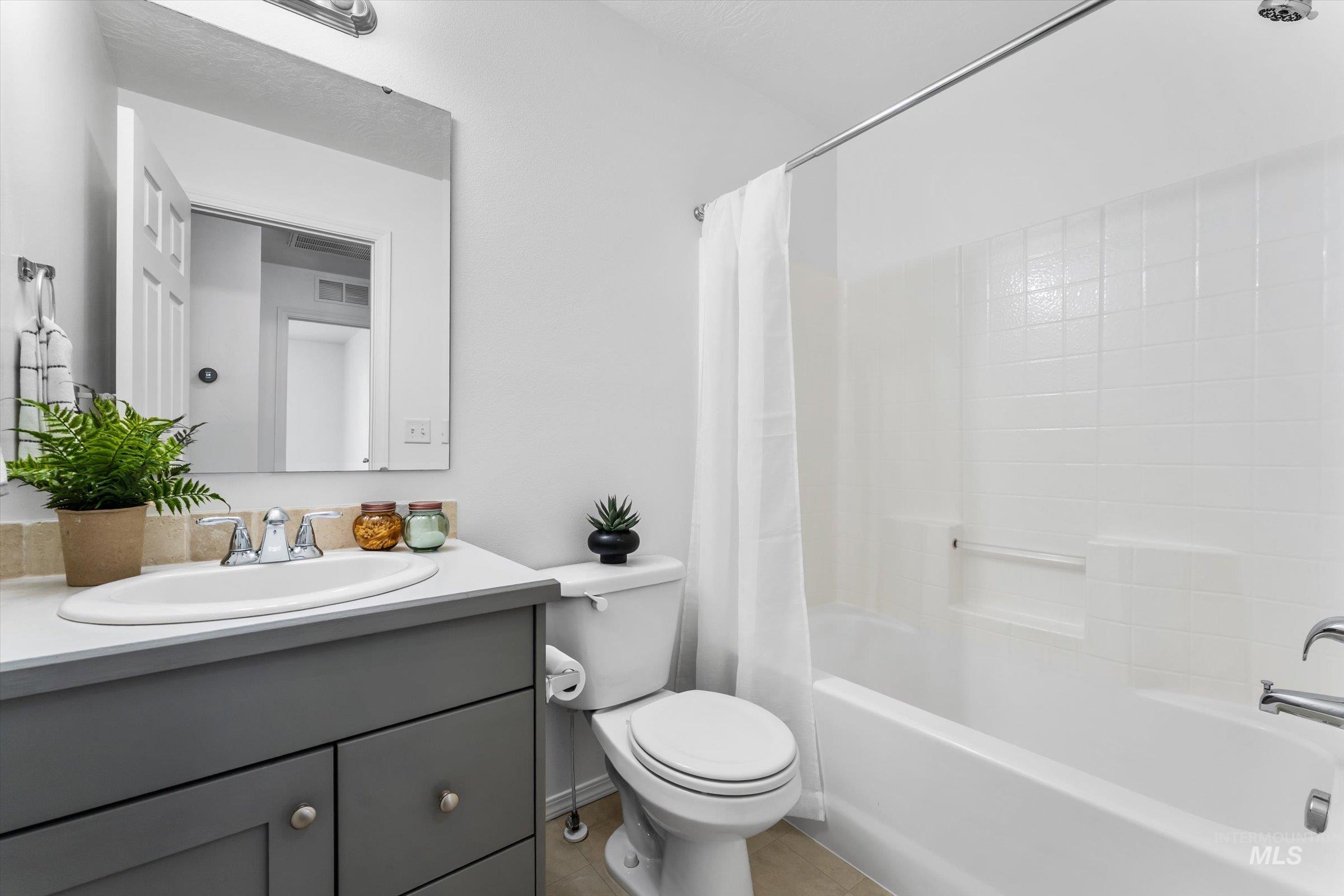12634 W Kempshire Ct. Property Photo 22