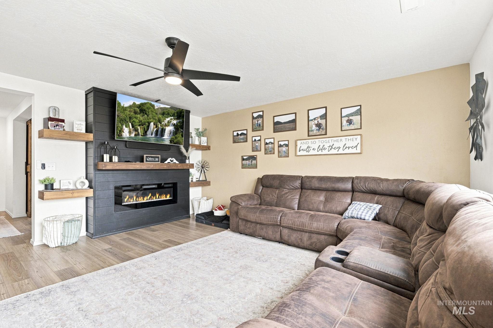 12745 Ashfield Property Photo 6