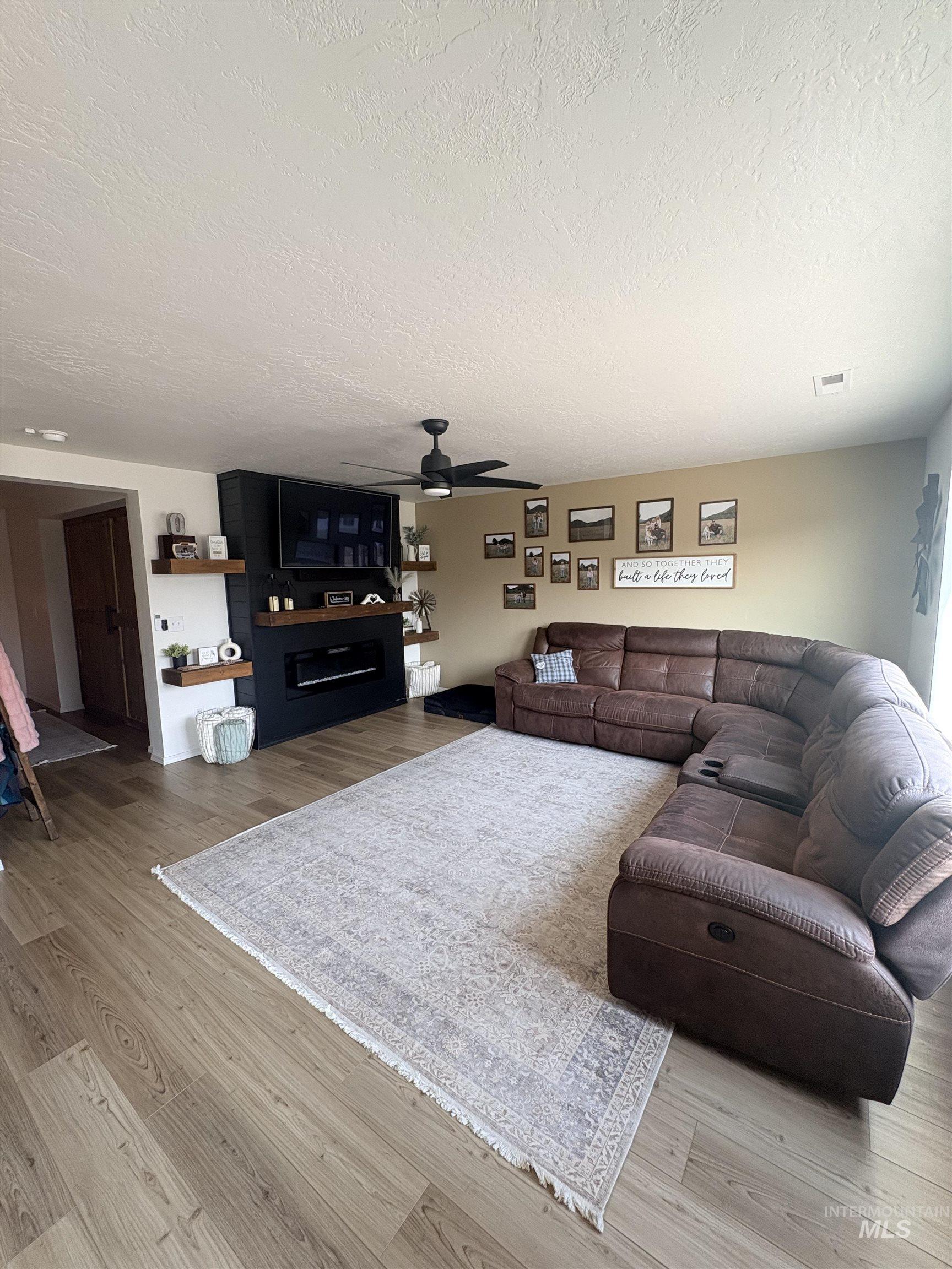 12745 Ashfield Property Photo 10