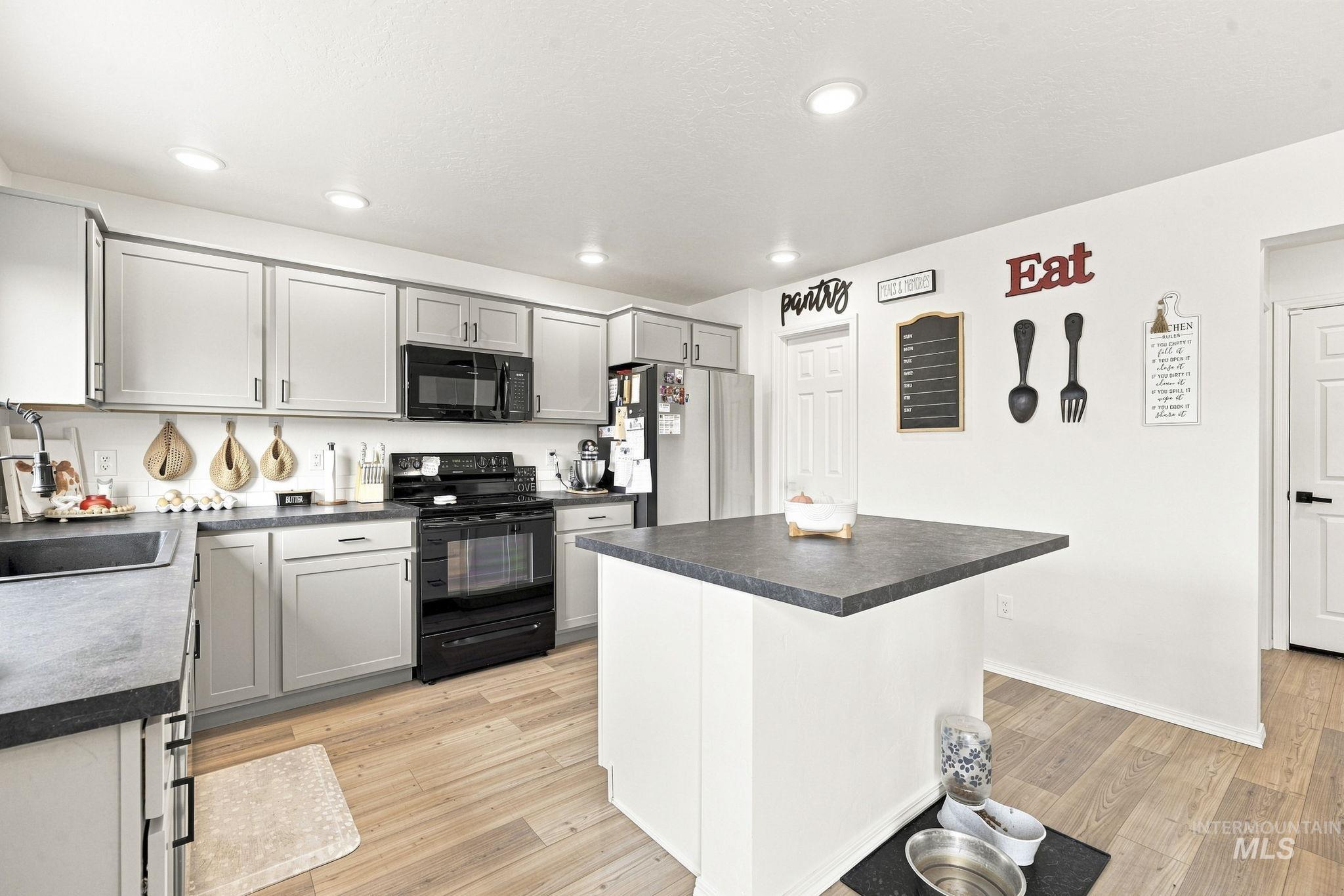 12745 Ashfield Property Photo 11