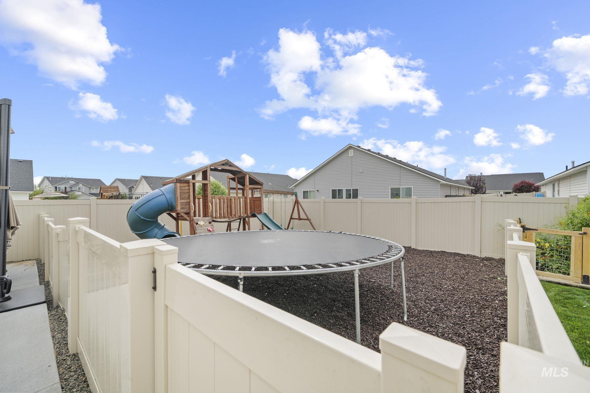 12745 Ashfield Property Photo 25