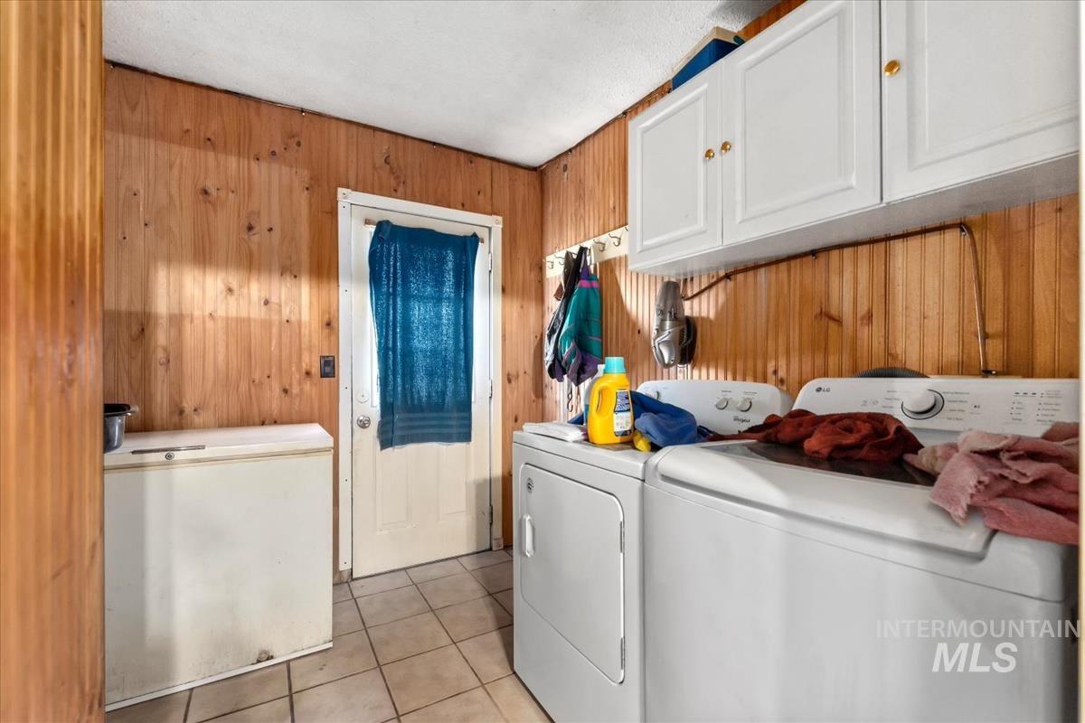 403 S Wardwell Ave Property Photo 9