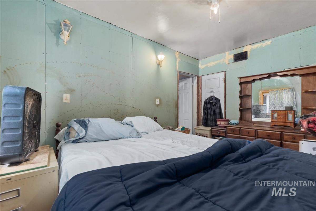 403 S Wardwell Ave Property Photo 14