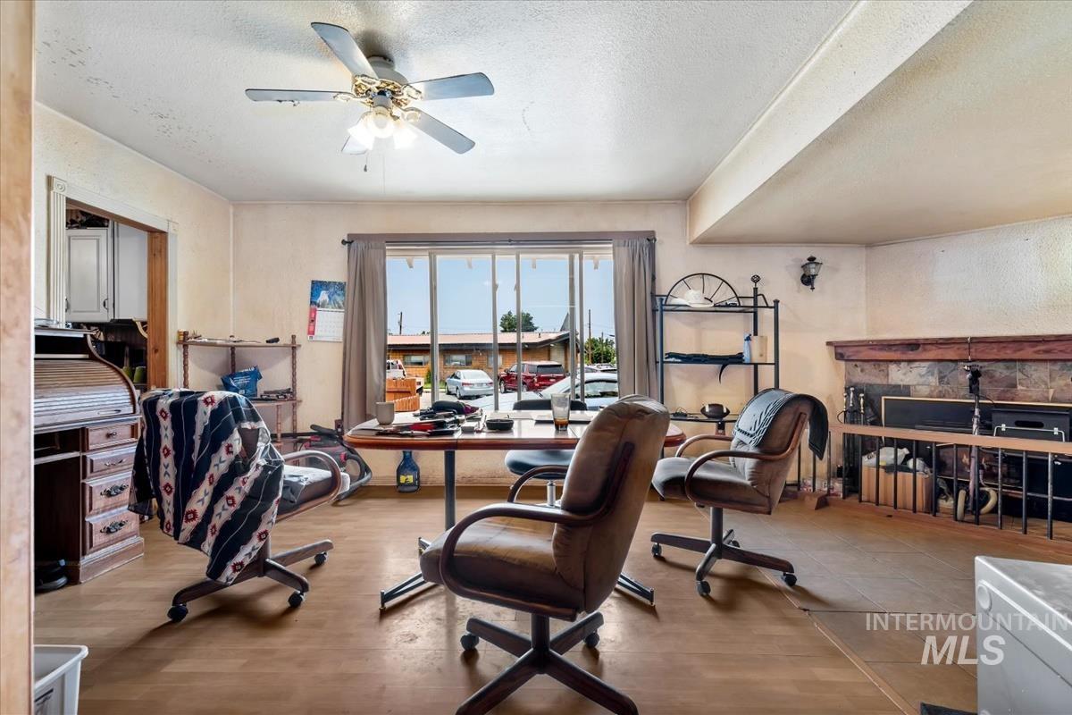 403 S Wardwell Ave Property Photo 18