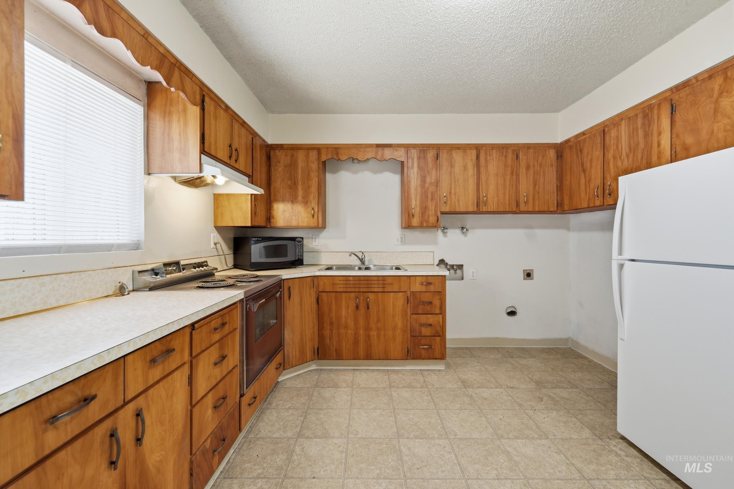 236 High St Property Photo 9