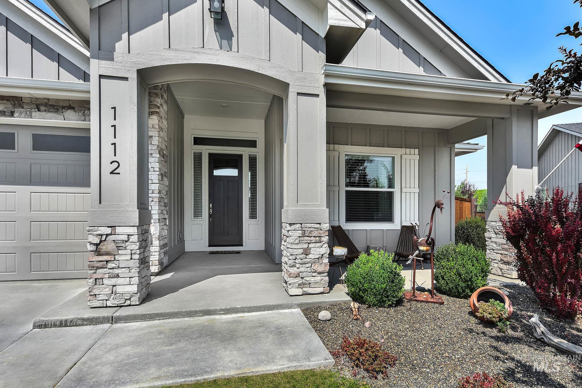 1112 W Capstone Dr Property Photo 2