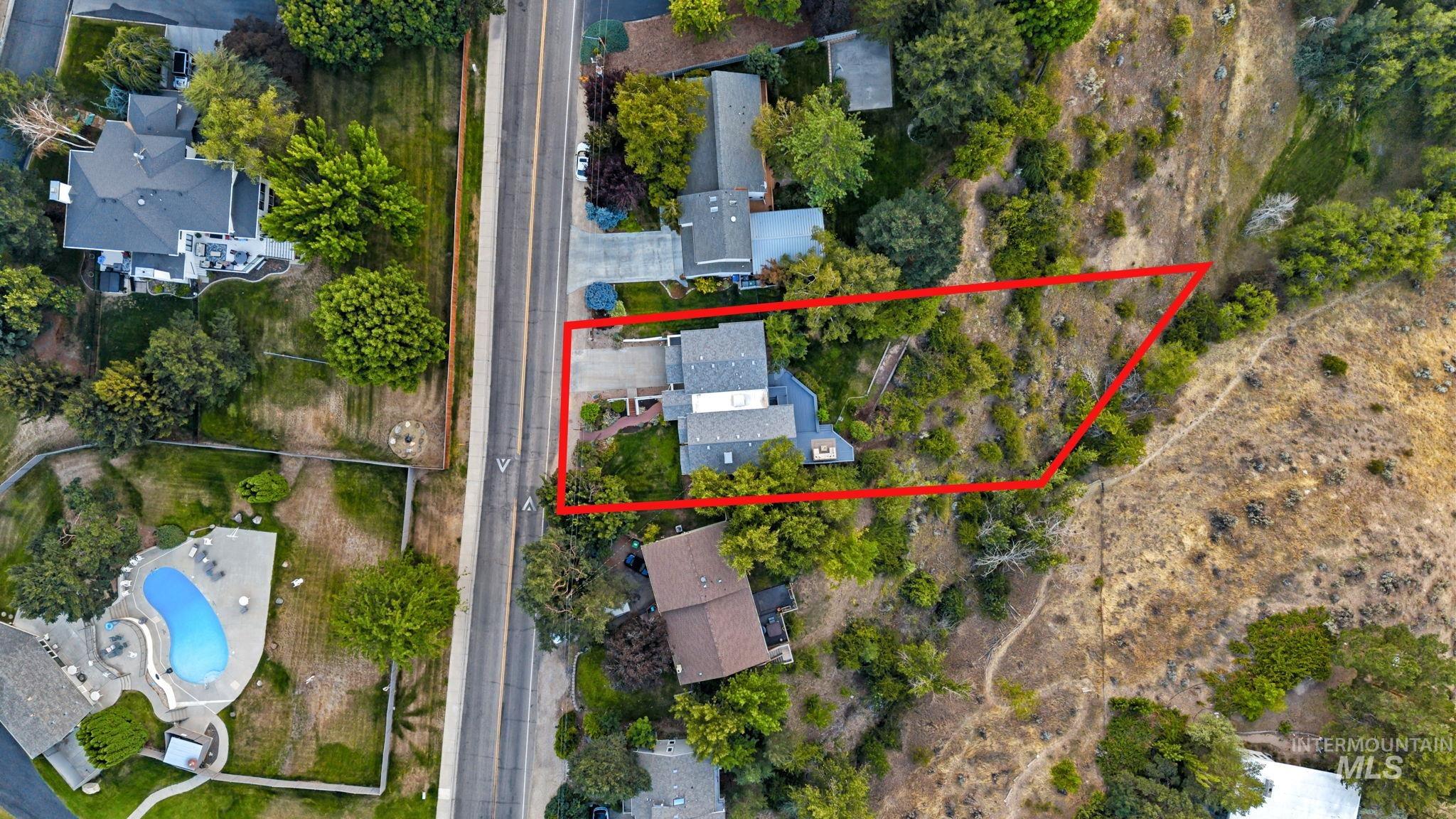 1750 E Shaw Mountain Rd Property Photo 3