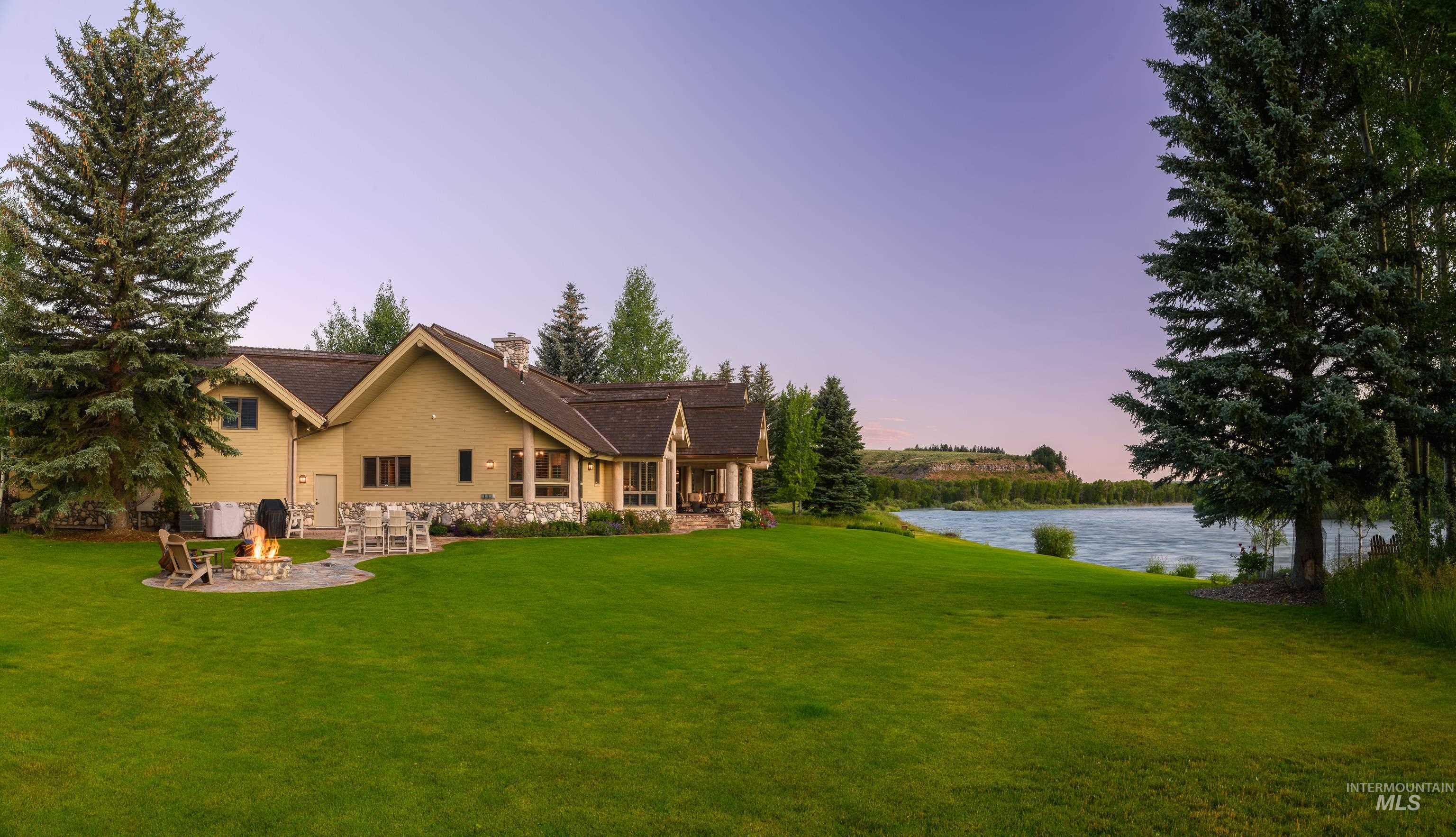 567 & 605 Snake River Rd Property Photo 35