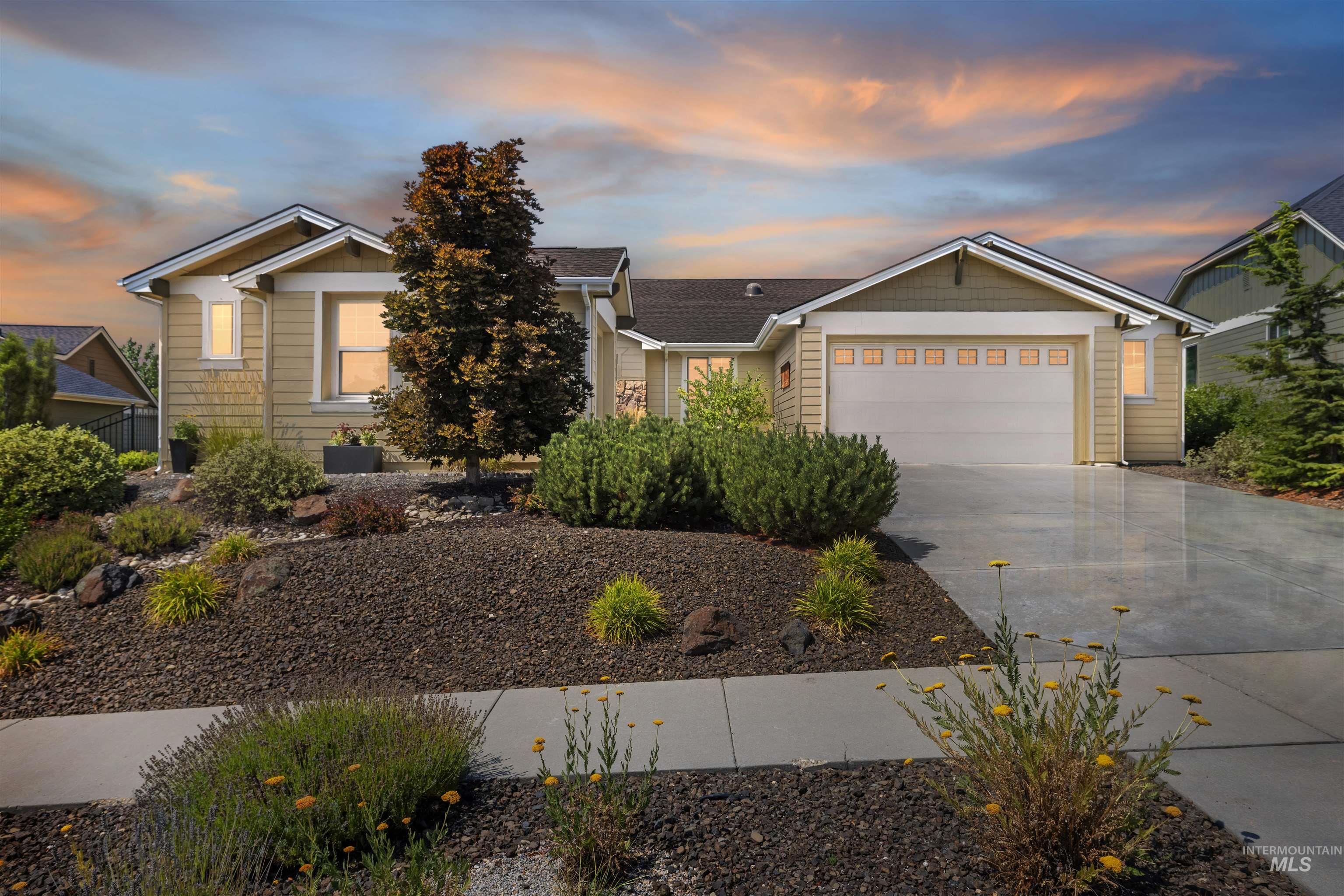 18597 N Goldenridge Place Property Photo 1