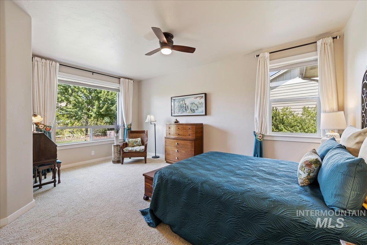 18597 N Goldenridge Place Property Photo 10