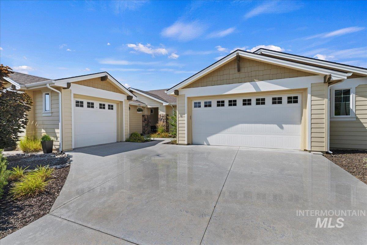 18597 N Goldenridge Place Property Photo 11