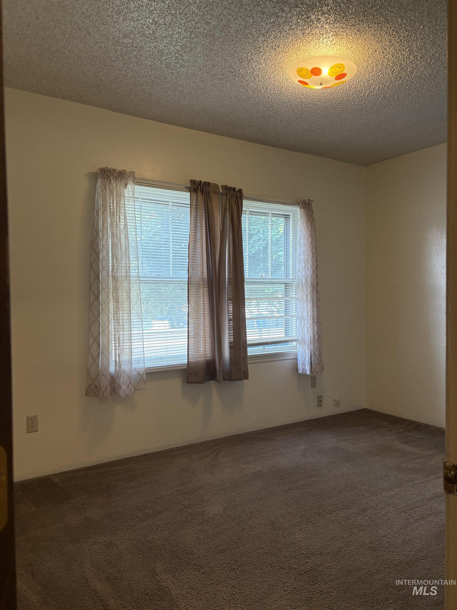 2009 E Linden Street Property Photo 7