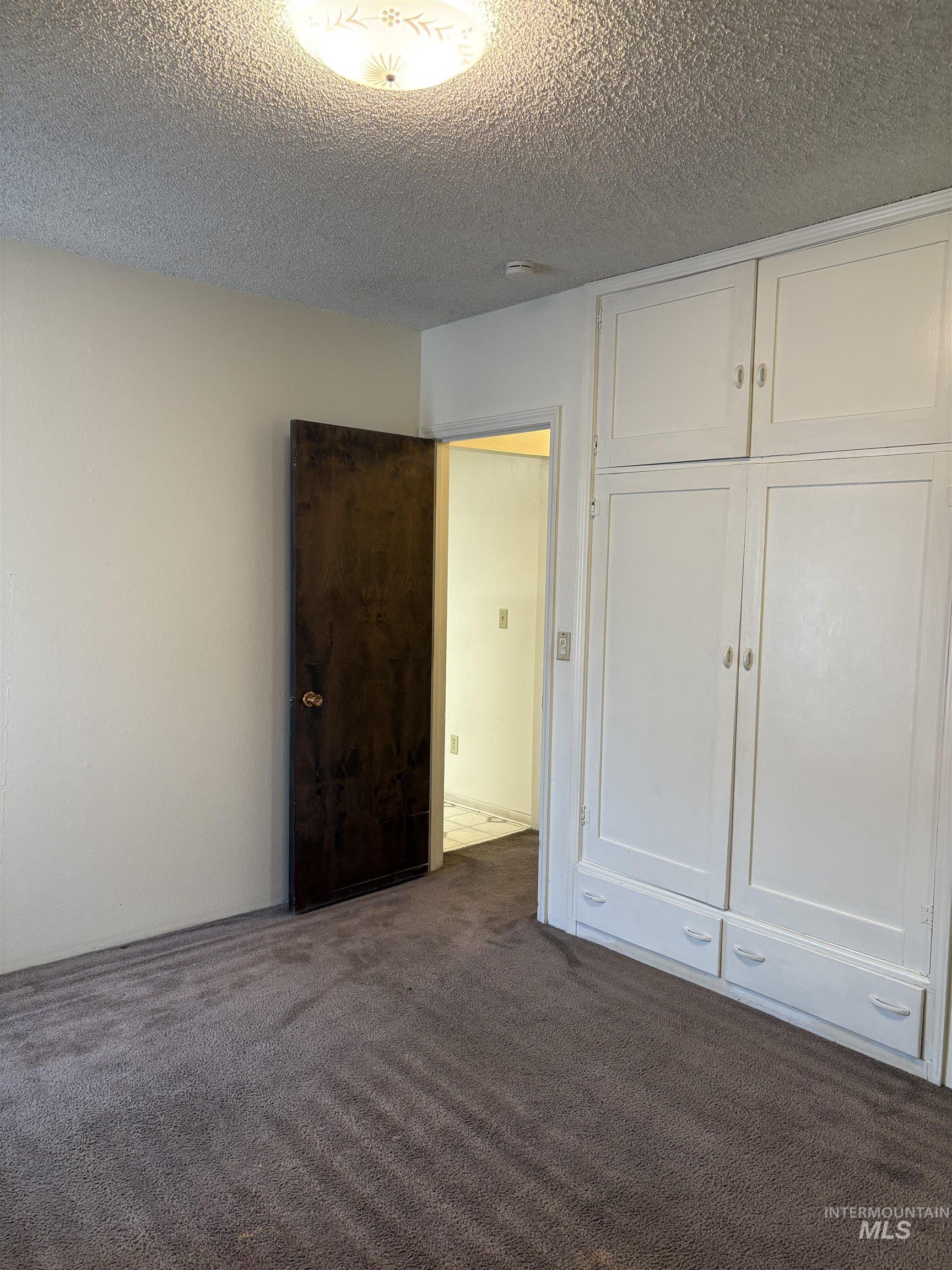 2009 E Linden Street Property Photo 10