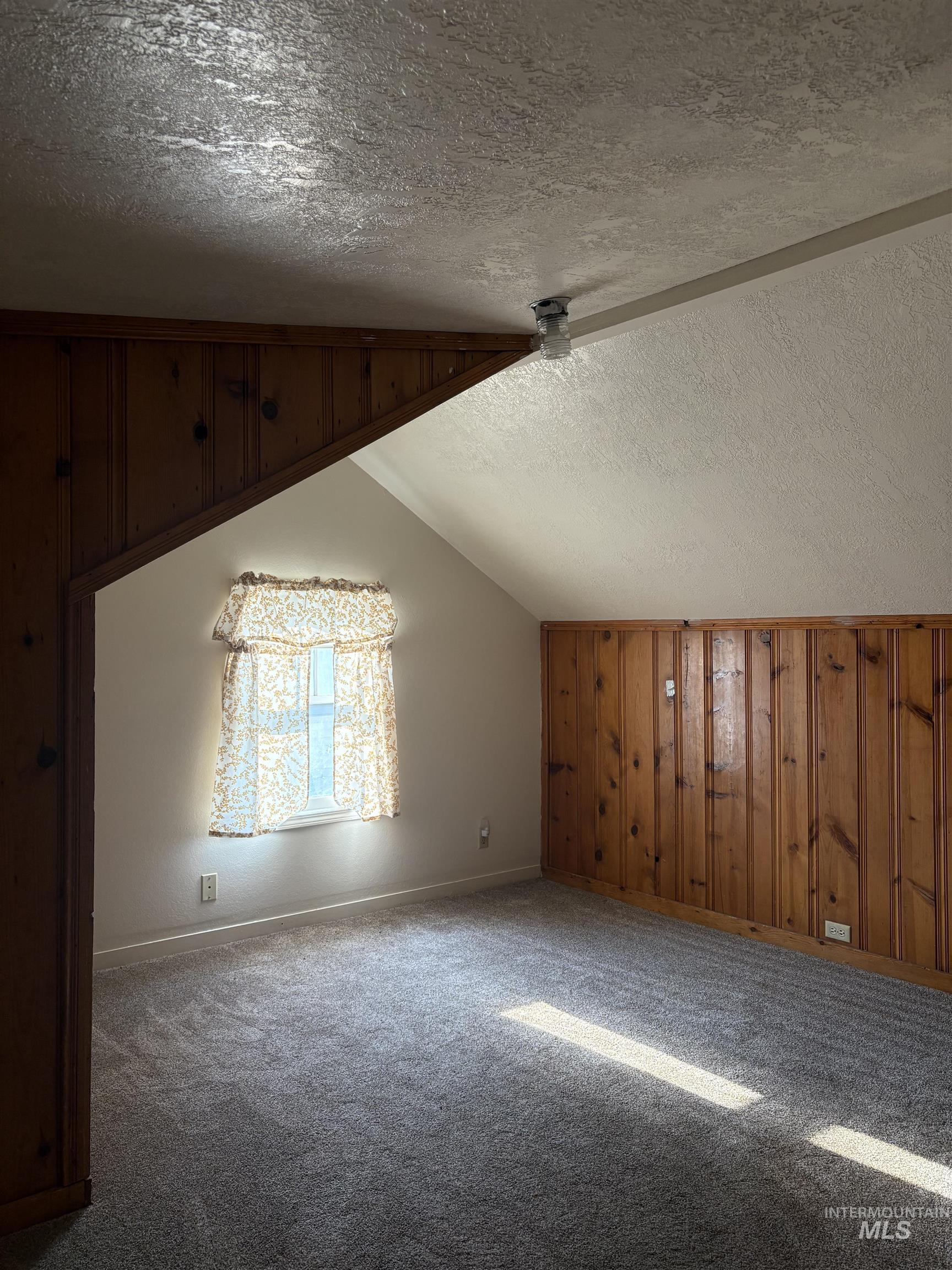 2009 E Linden Street Property Photo 16