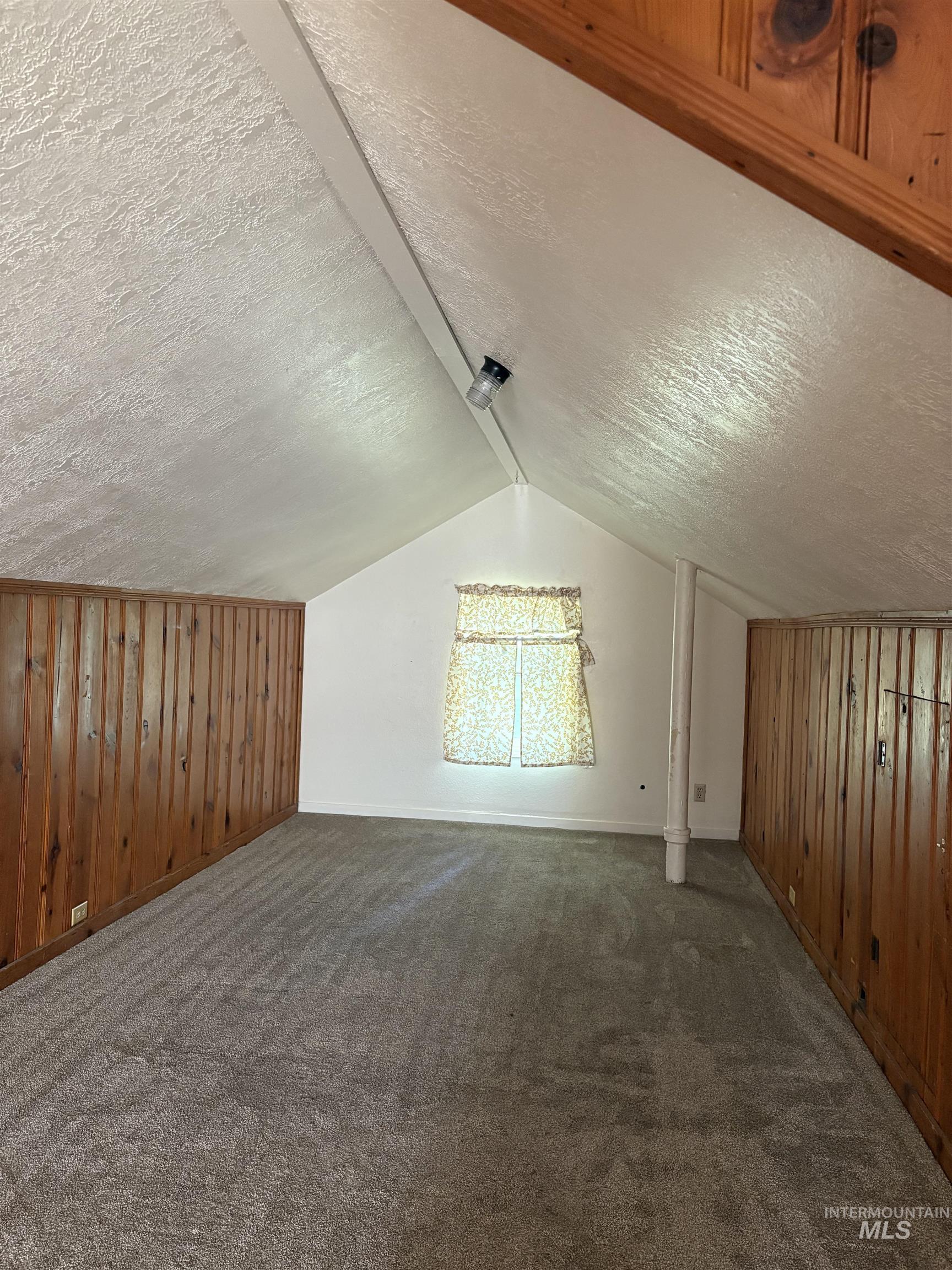 2009 E Linden Street Property Photo 17