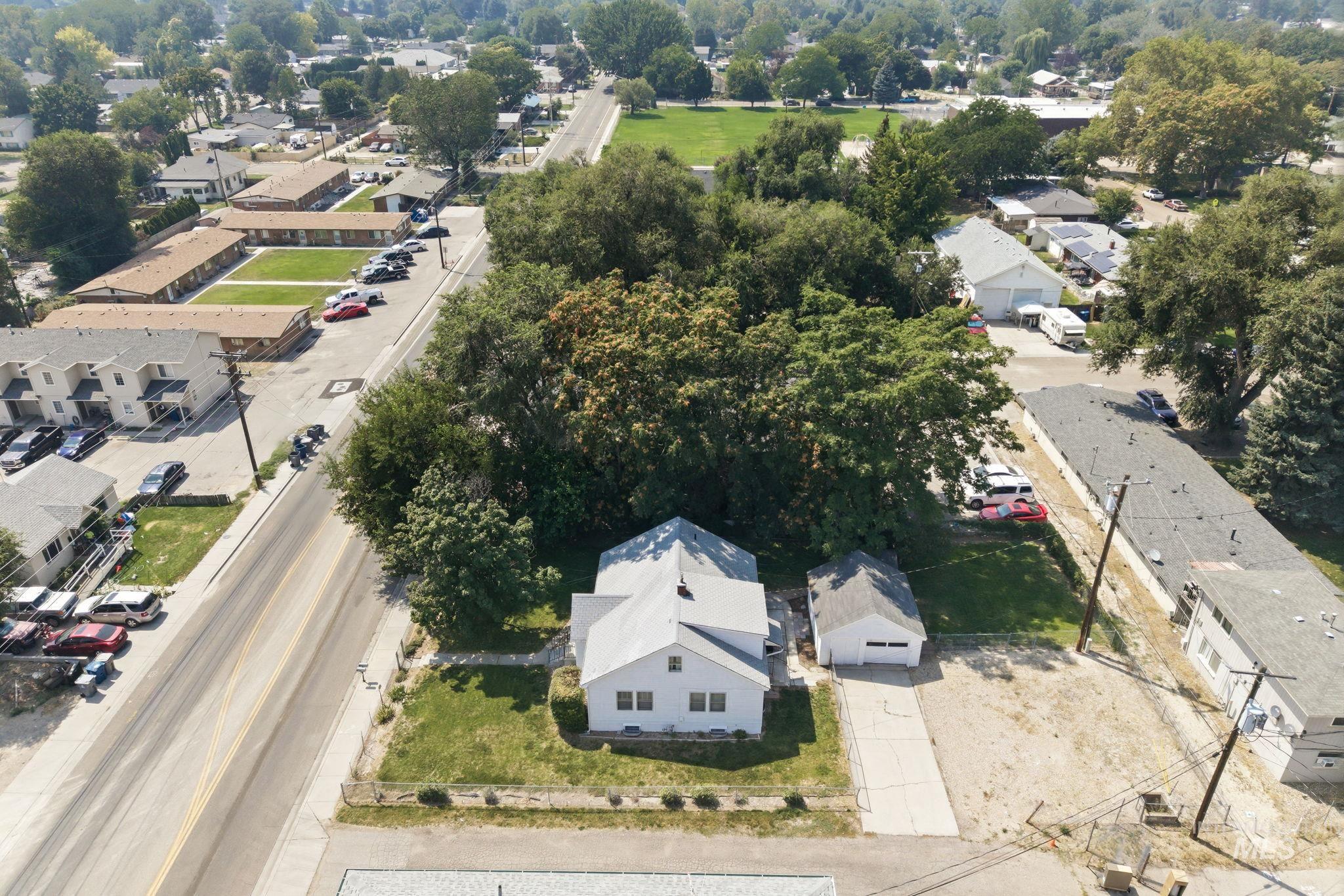 2009 E Linden Street Property Photo 33