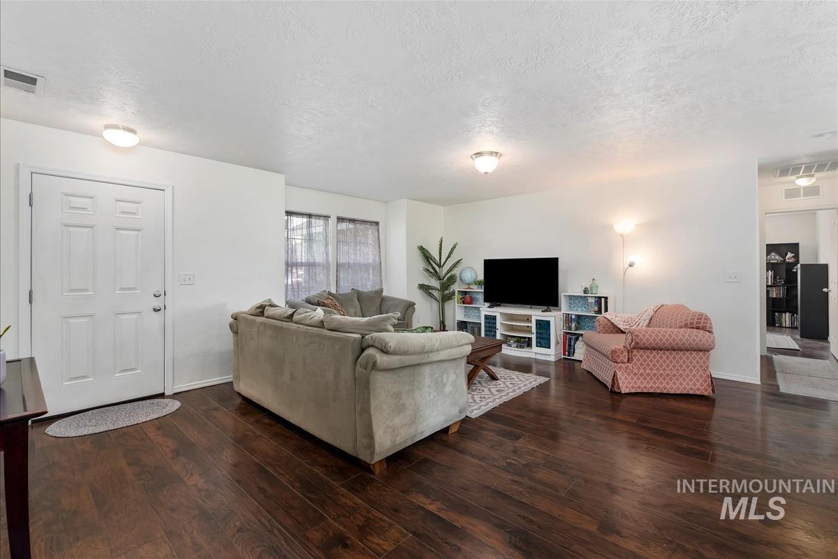 9431 W Idlewood Dr. Property Photo 6
