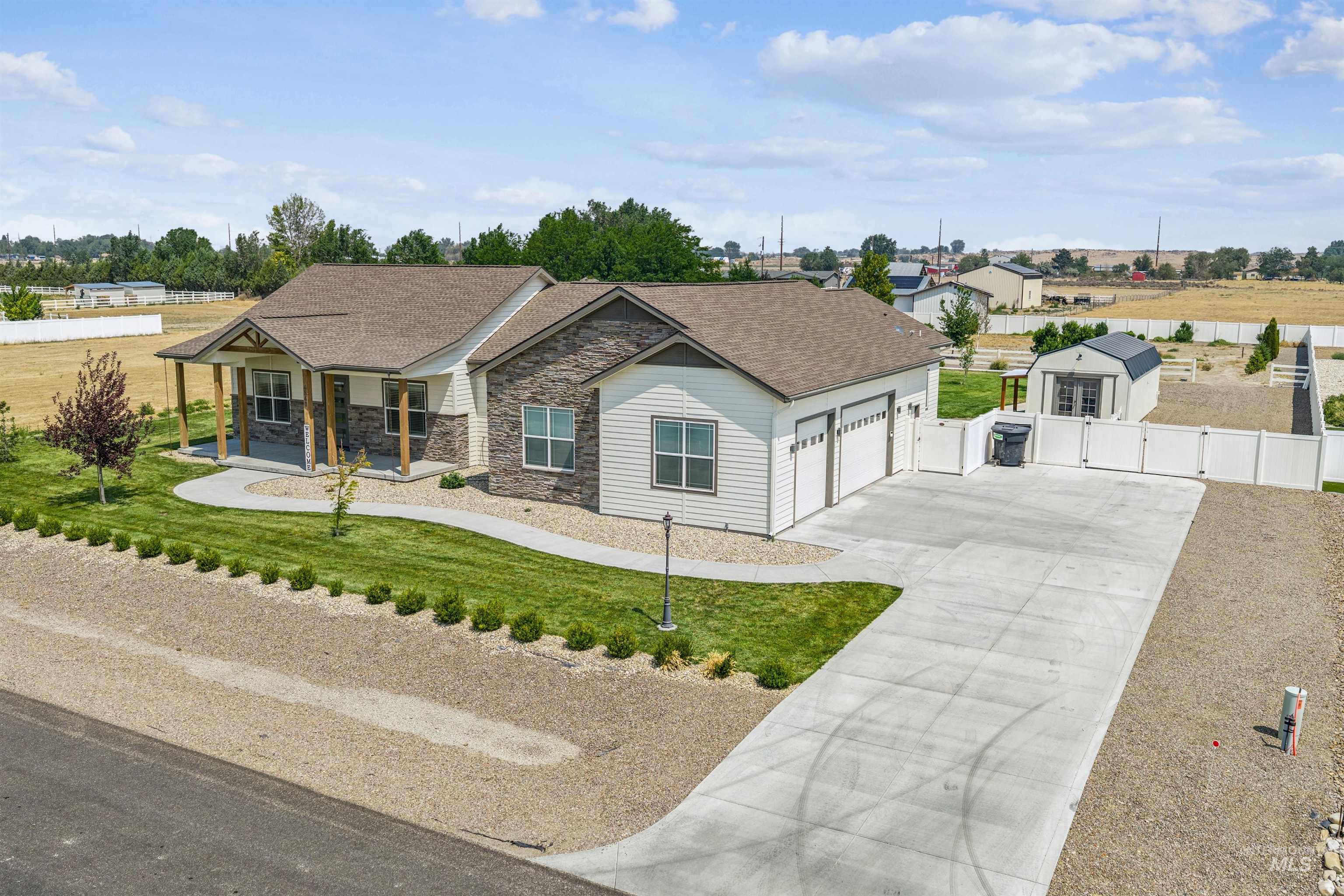 4540 Nw Purple Sage Circle Property Photo 3
