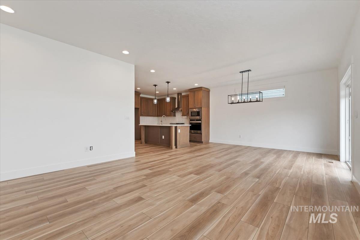 12541 W Shortcreek St. Property Photo 11