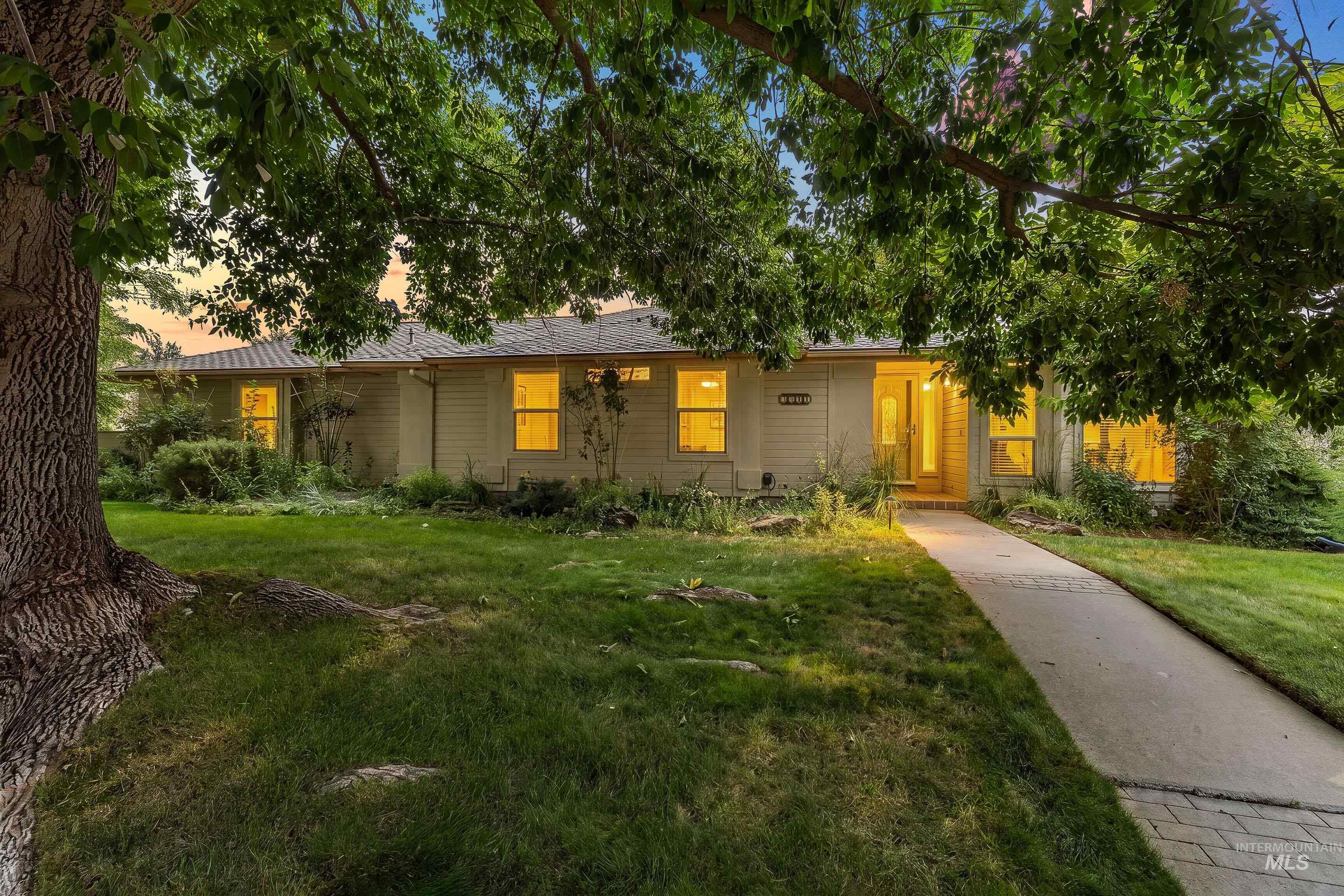 3011 E Rivernest Dr Property Photo 1