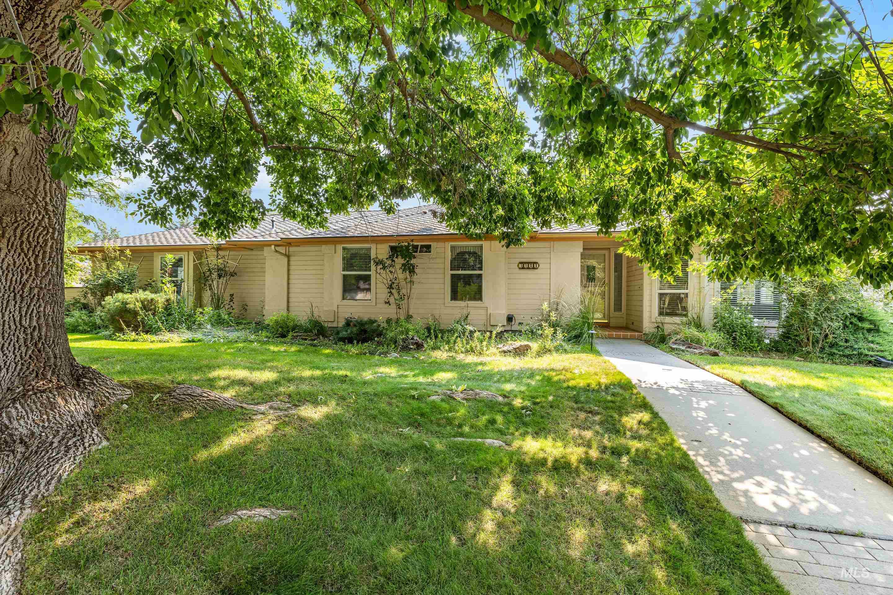 3011 E Rivernest Dr Property Photo 3