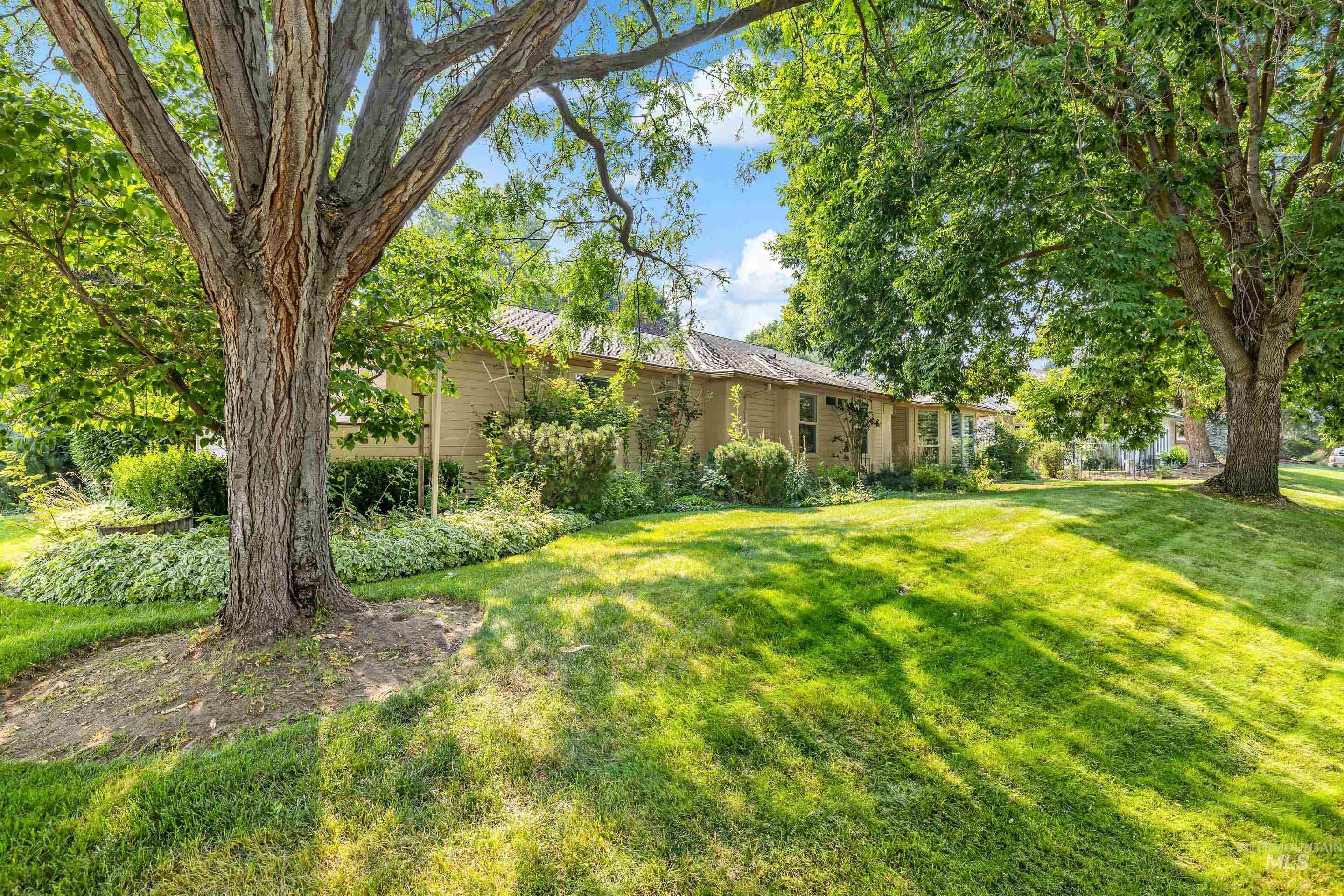 3011 E Rivernest Dr Property Photo 5