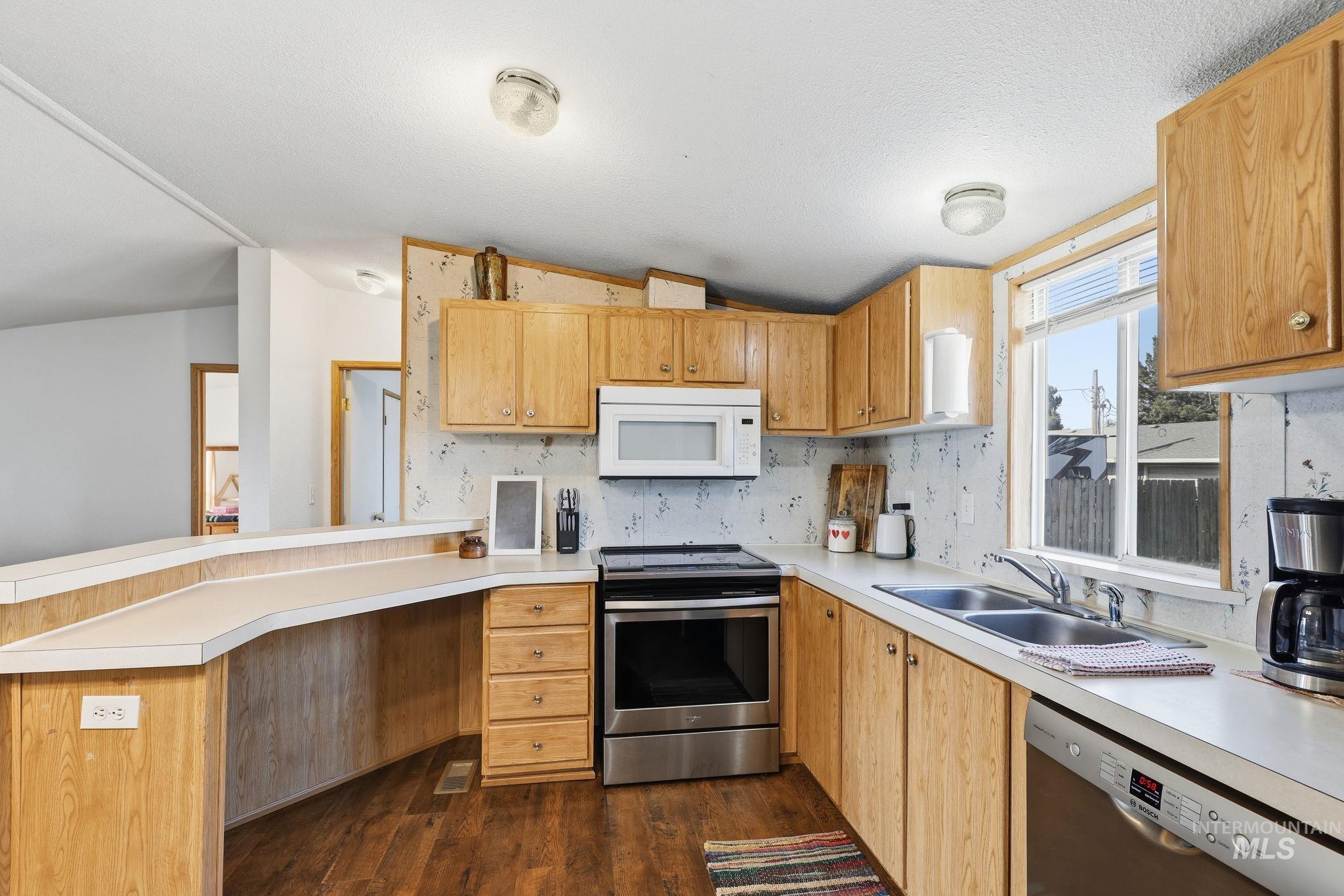 689 Notus Rd Property Photo 8