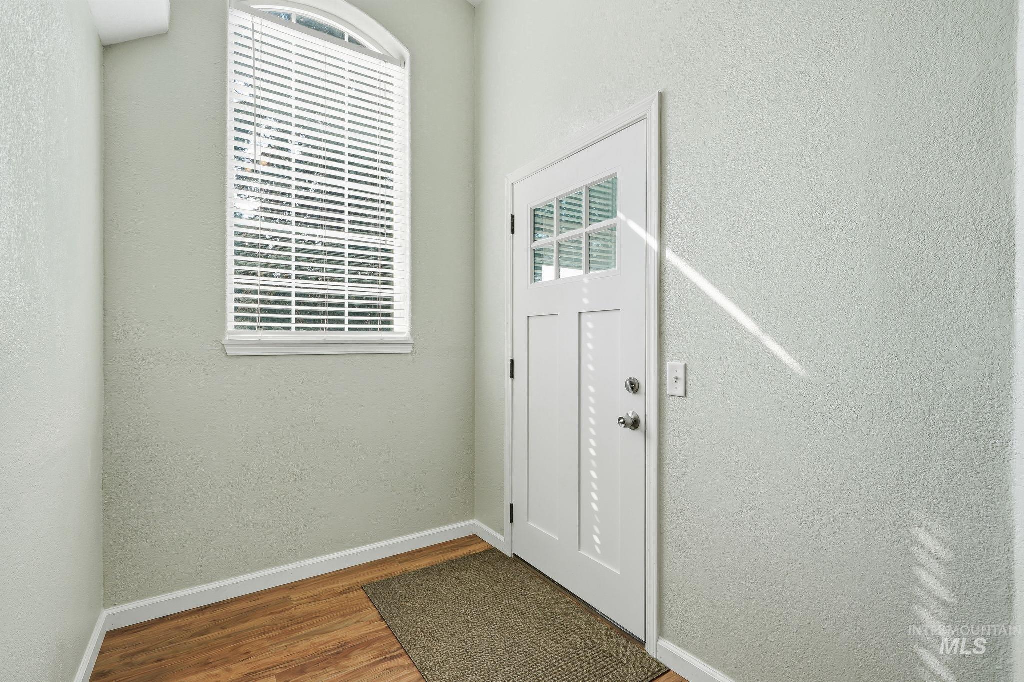 2311 N Monaco Way Property Photo 6