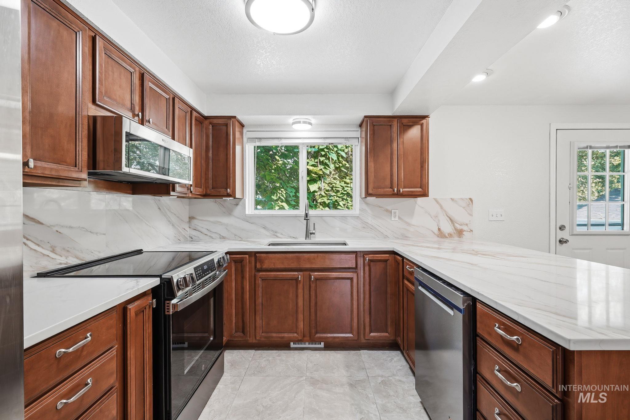 2311 N Monaco Way Property Photo 13