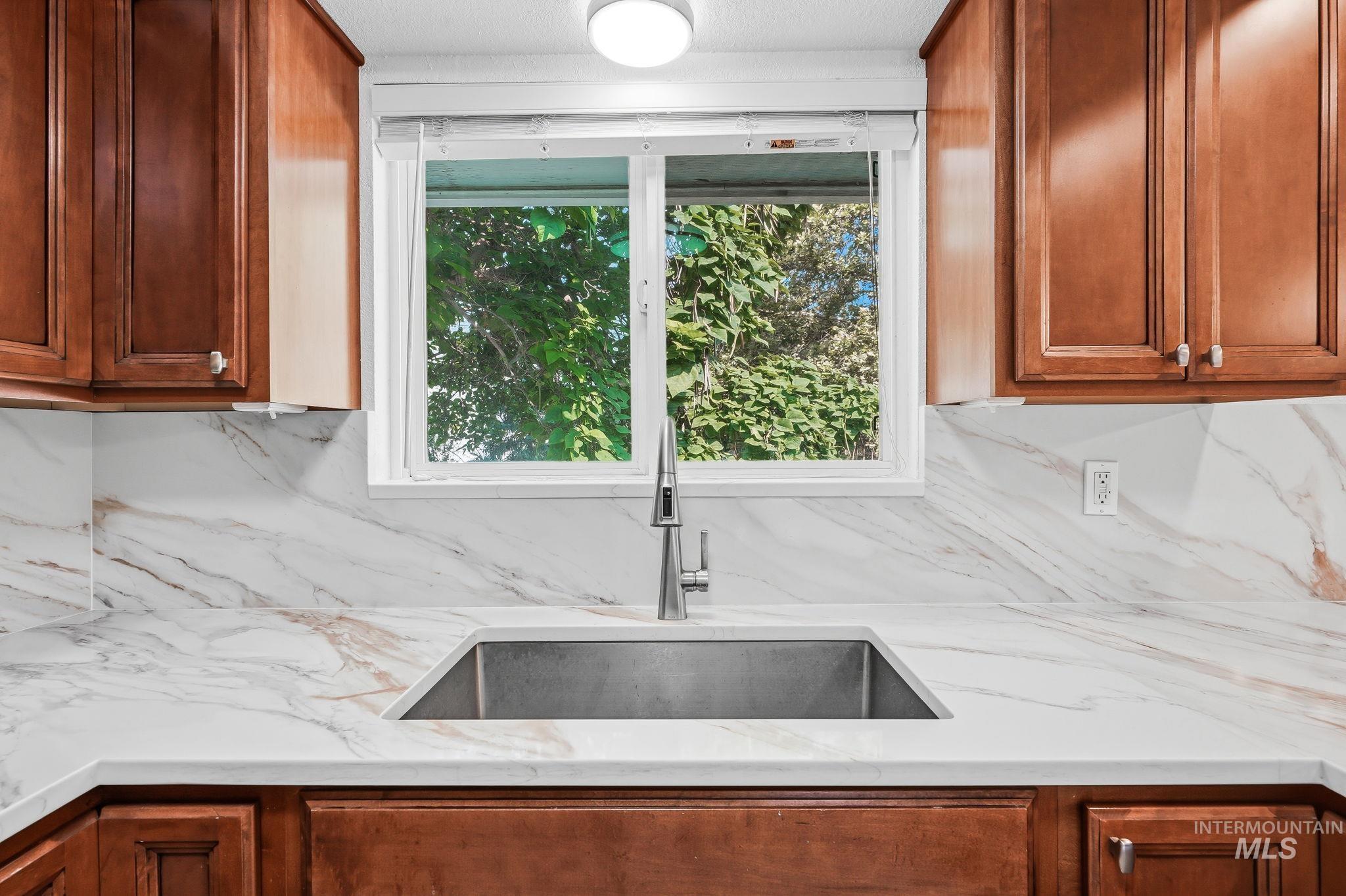2311 N Monaco Way Property Photo 15