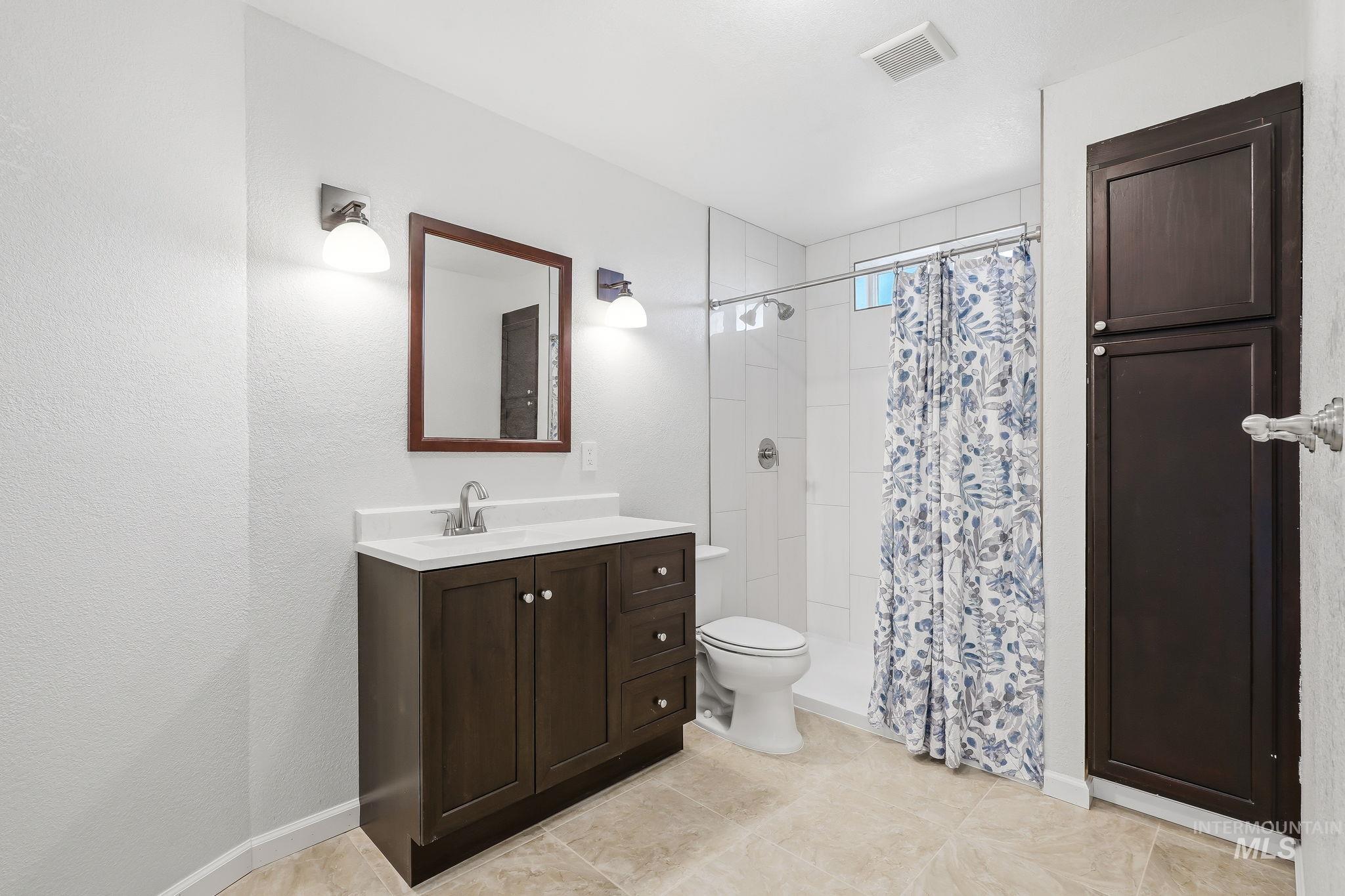 2311 N Monaco Way Property Photo 32