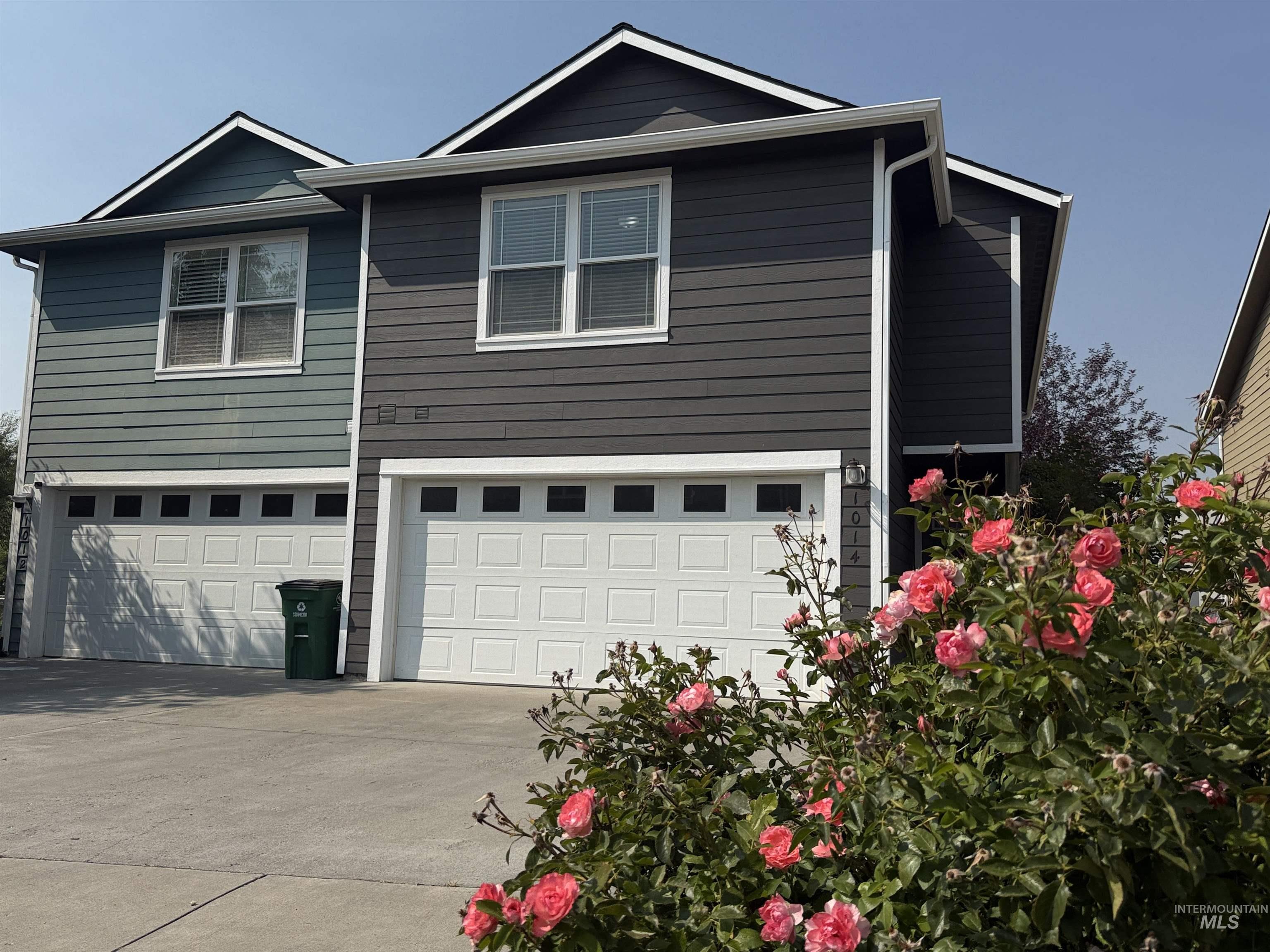 1014 Alturas Property Photo 1