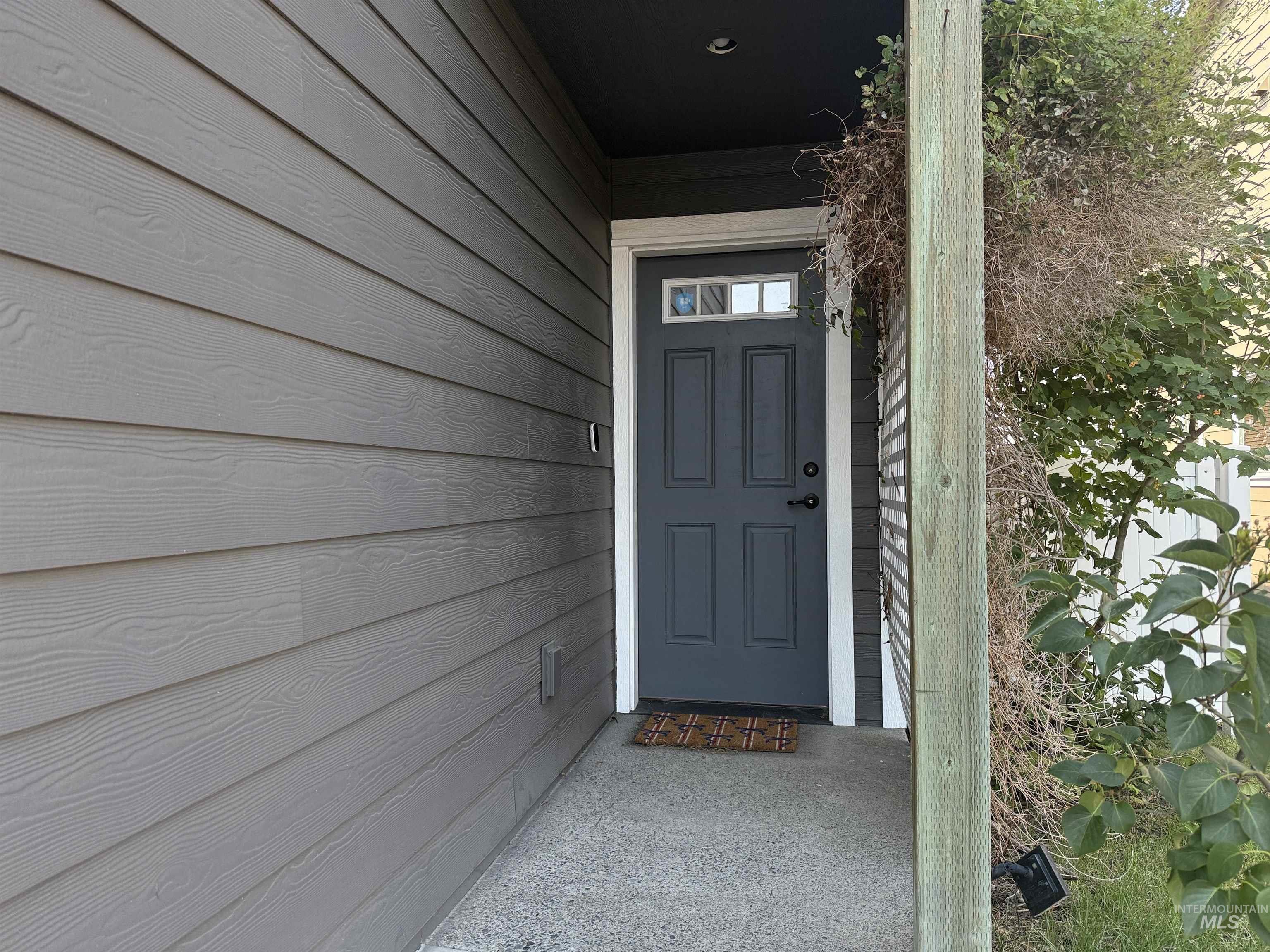1014 Alturas Property Photo 3