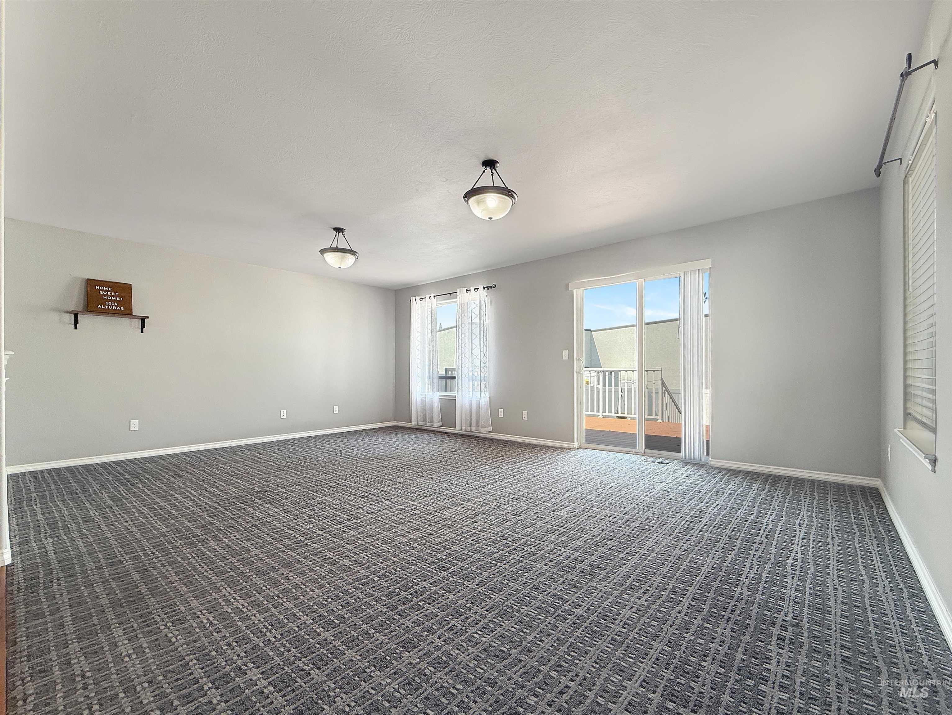 1014 Alturas Property Photo 5