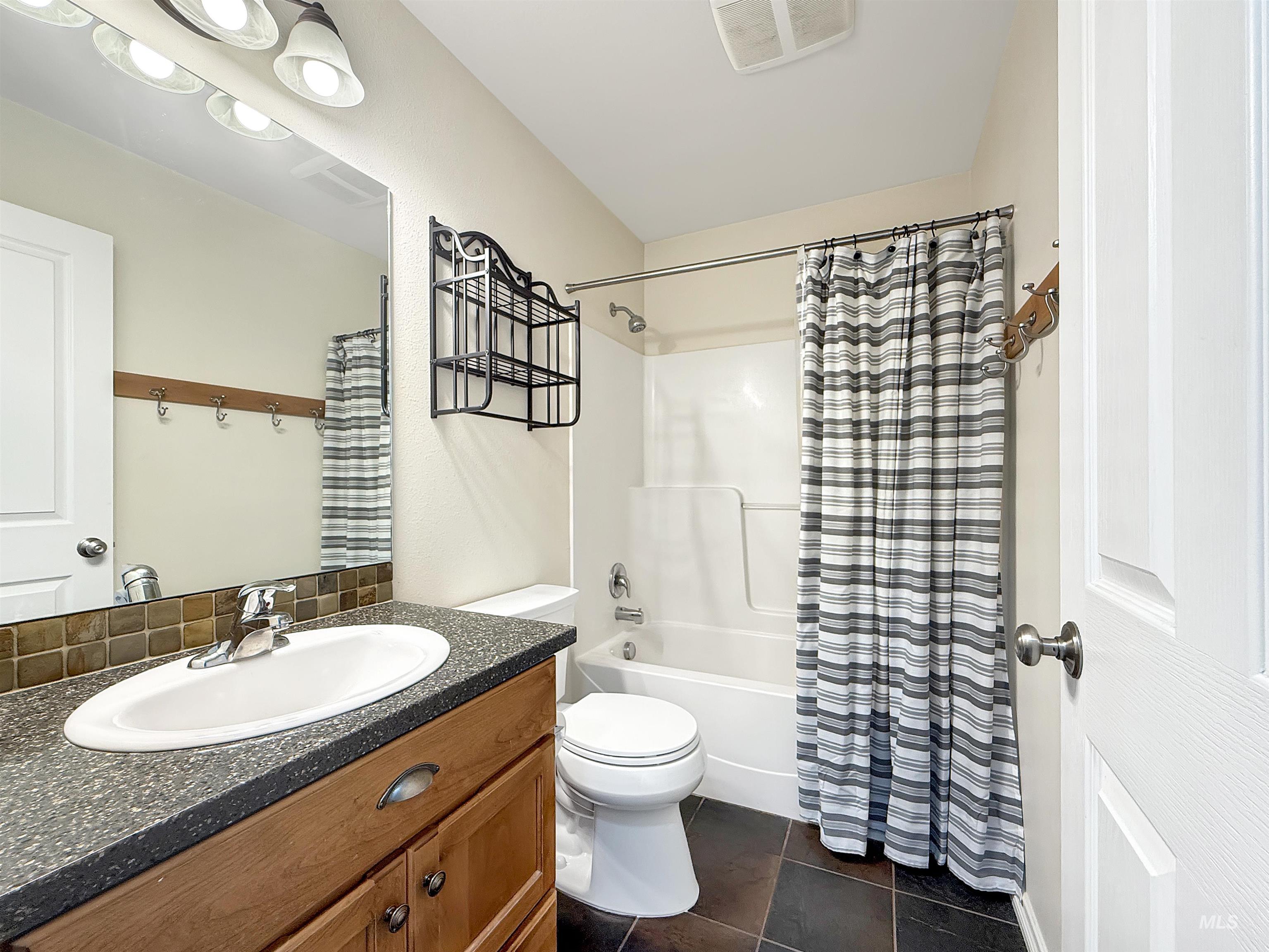 1014 Alturas Property Photo 21